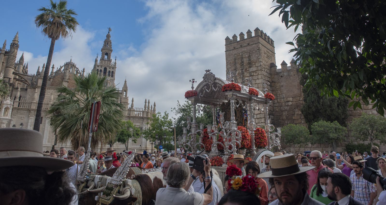 Las imágenes de la salida de la Hermandad del Rocío de Sevilla