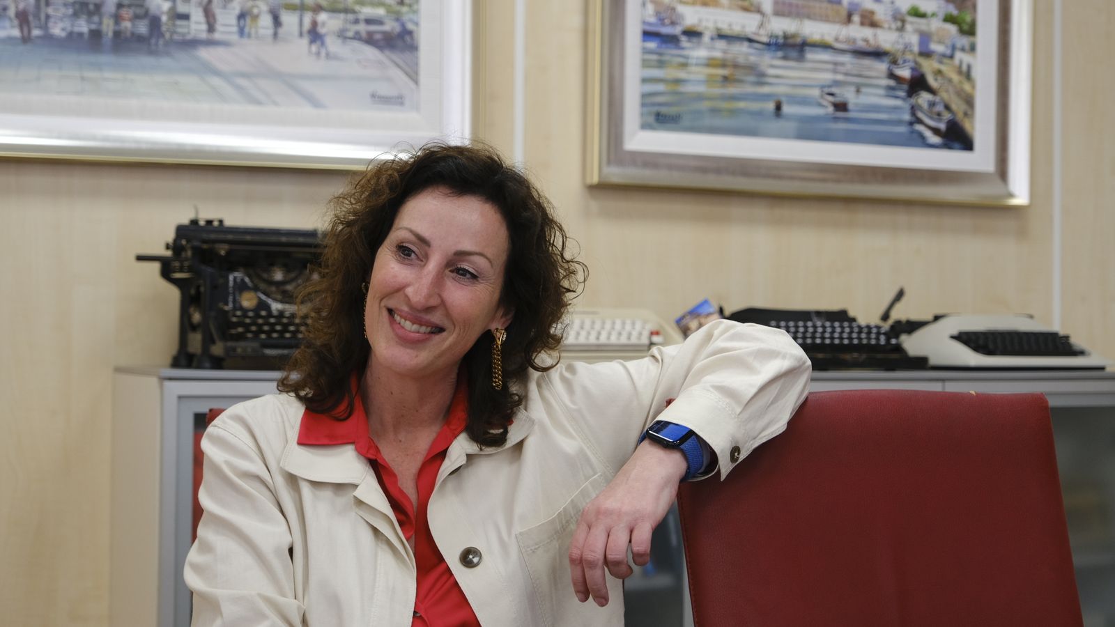 La alcaldesa y candidata del PP durante la entrevista en la redacción del Diario de Almería