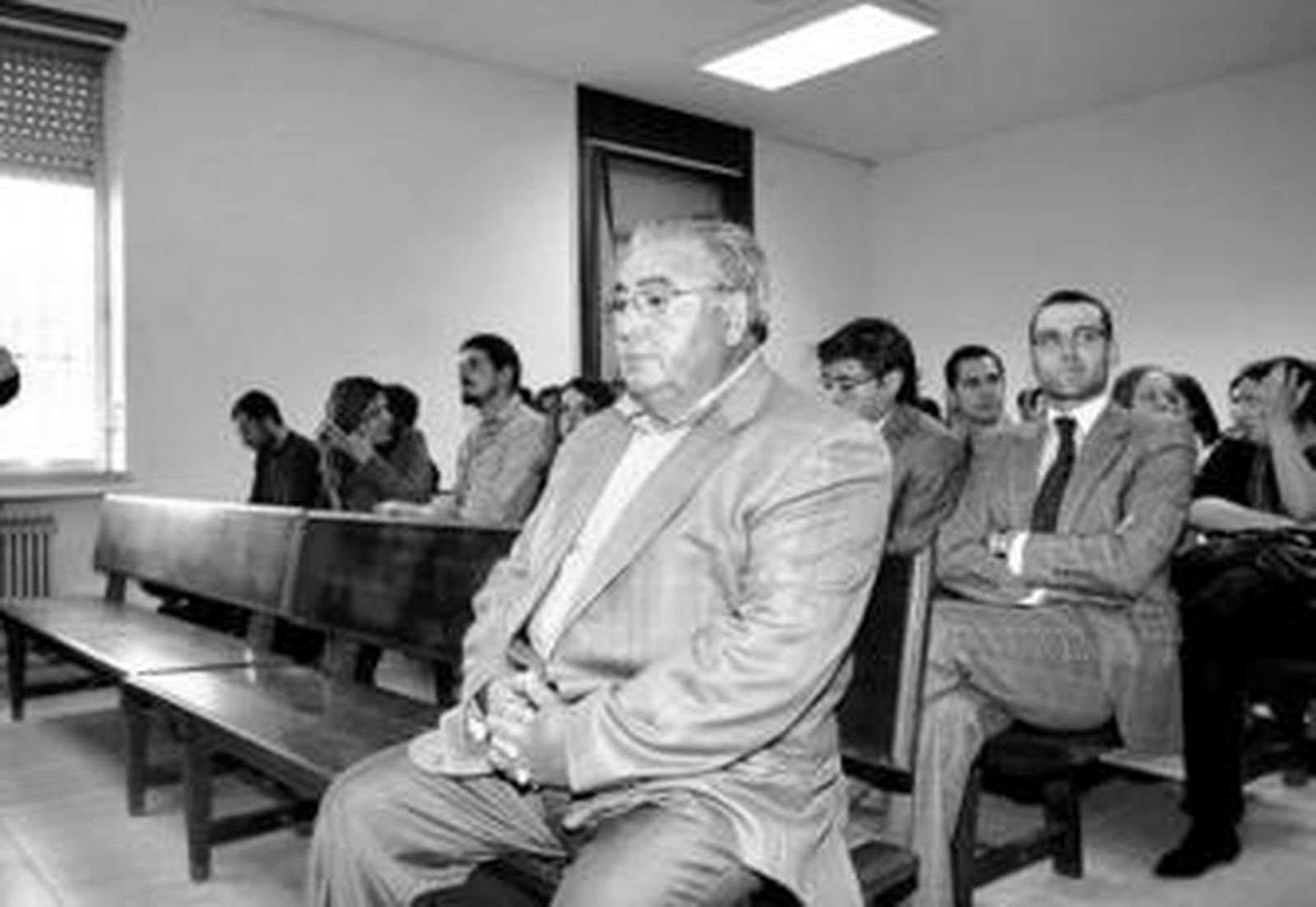 El vecino de Posadas condenado por causar la muerte de dos niñas durante el juicio, en abril de 2008.