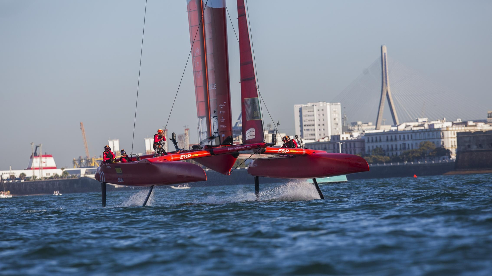 Las imágenes de la primera jornada de la SailGP en Cádiz