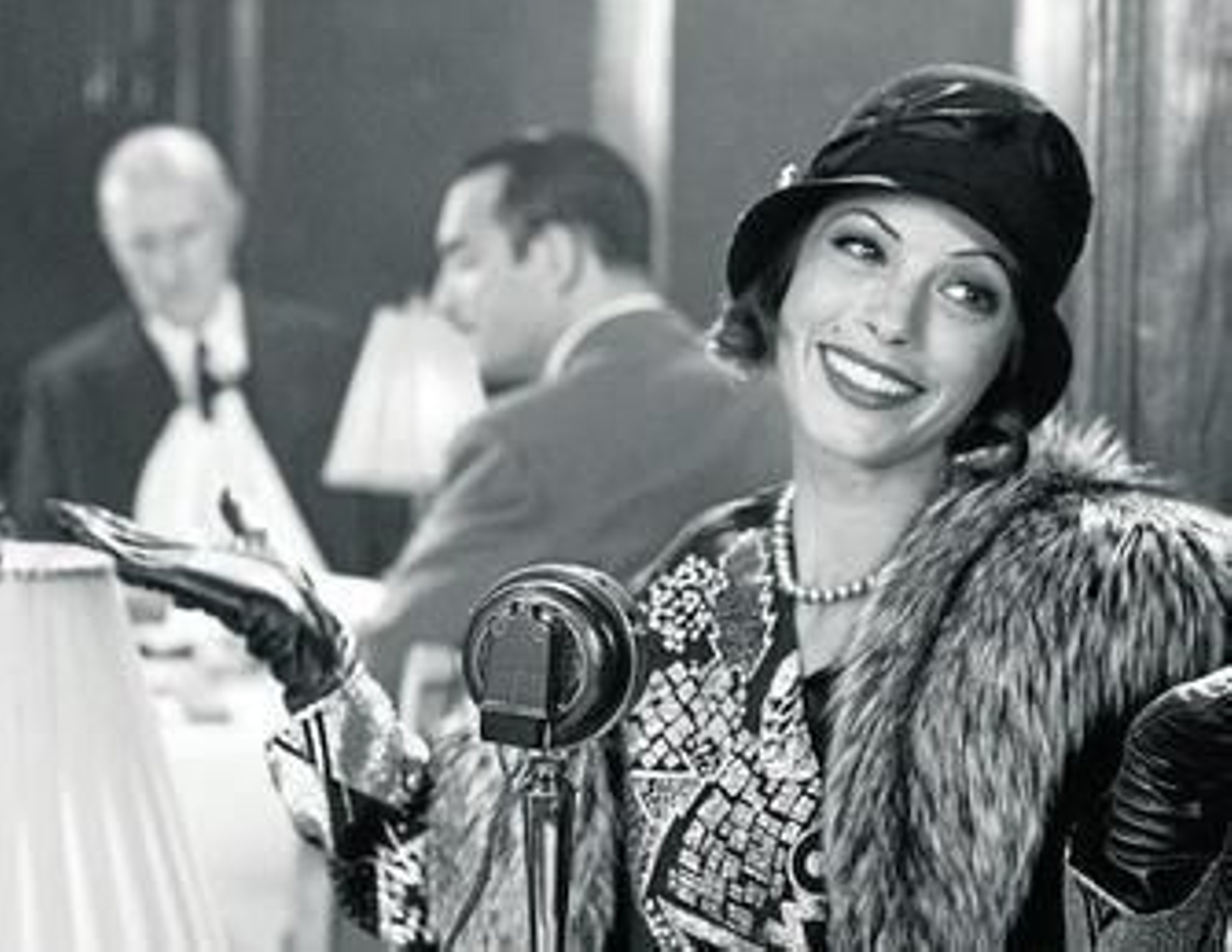 Bérénice Bejo y Jean Dujardin (de espaldas en la imagen) dan vida a Peppy Miller y George Valentin.