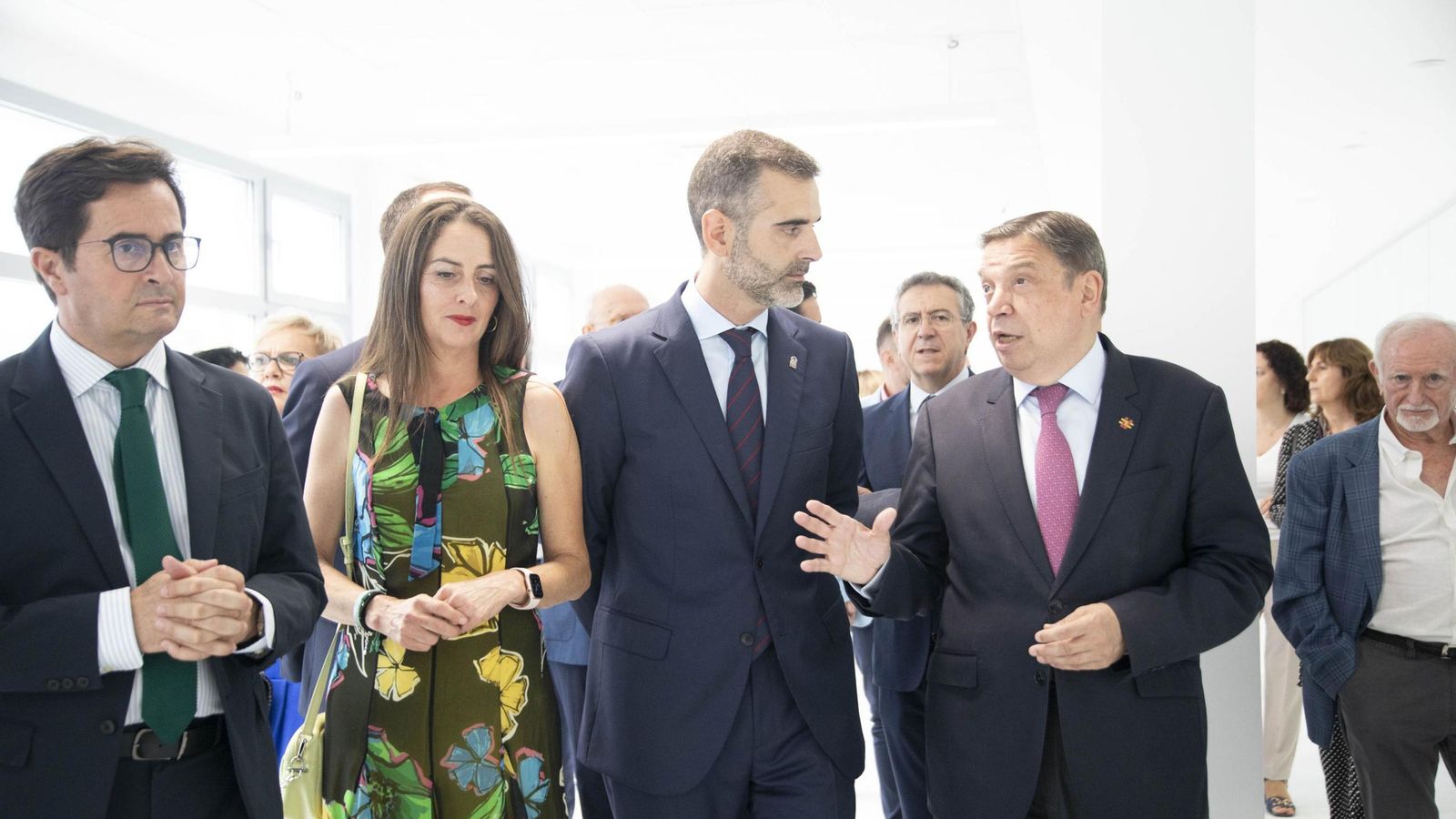 Francisco Góngora, Aránzazu Martín, Ramón Fernández-Pacheco y Luis Planas se disponen a entrar en el salón de actos. Francisco Góngora, Aránzazu Martín, Ramón Fernández-Pacheco y Luis Planas se disponen a entrar en el salón de actos.