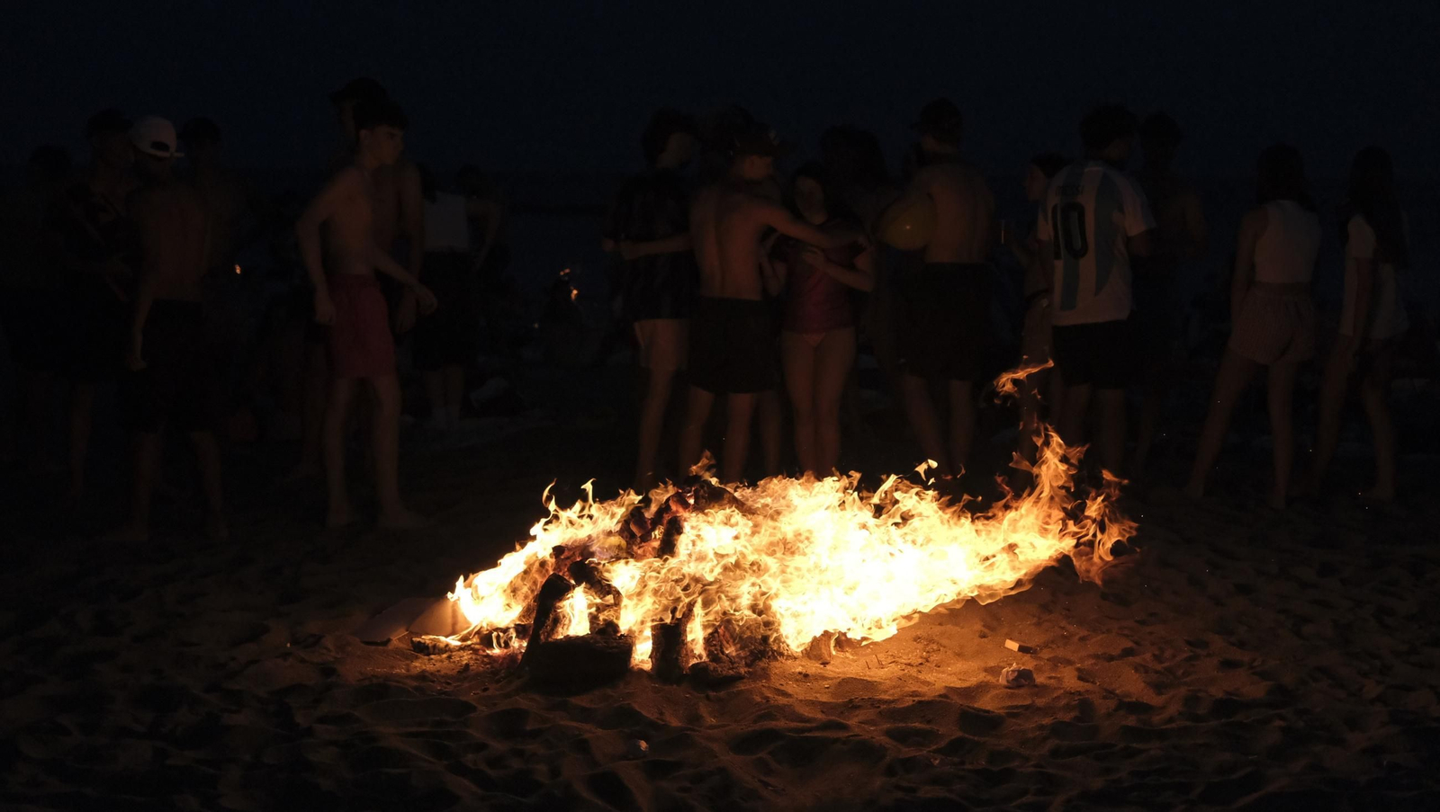 La Noche de San Juan en Almería, en imágenes