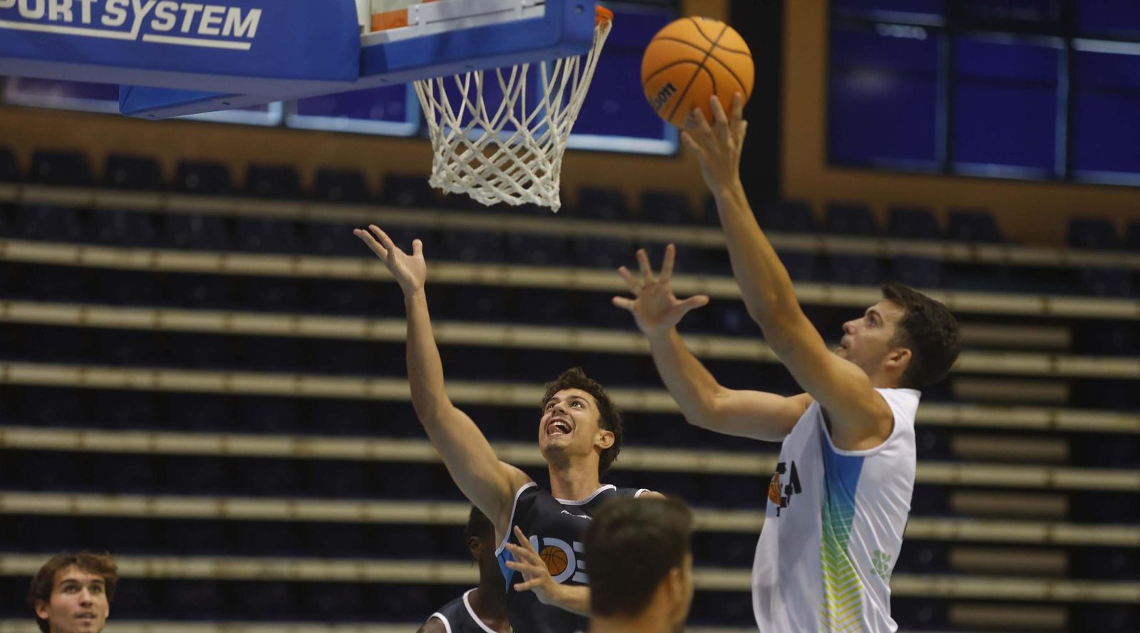 Las fotos del entrenamiento de Udea previo a su debut en Segunda FEB