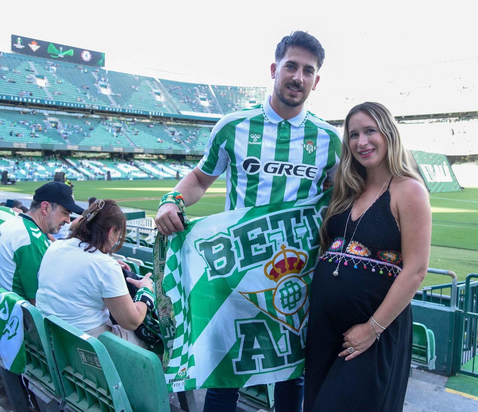 Las fotos de la afición del Betis en el Villamarín