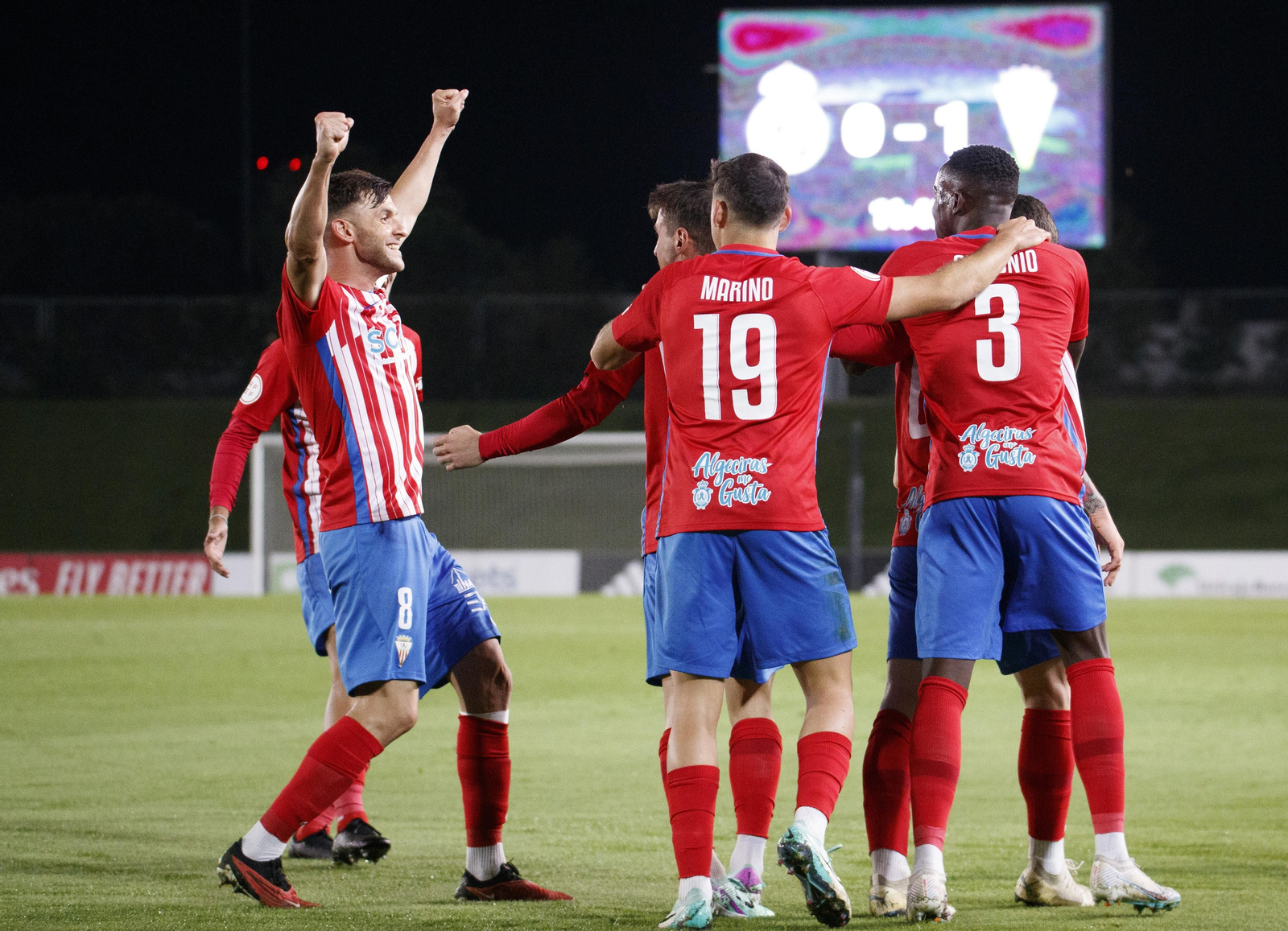 El Algeciras celebra el 0-1 en Madrid ante el Castilla. El Algeciras celebra el 0-1 en Madrid ante el Castilla.