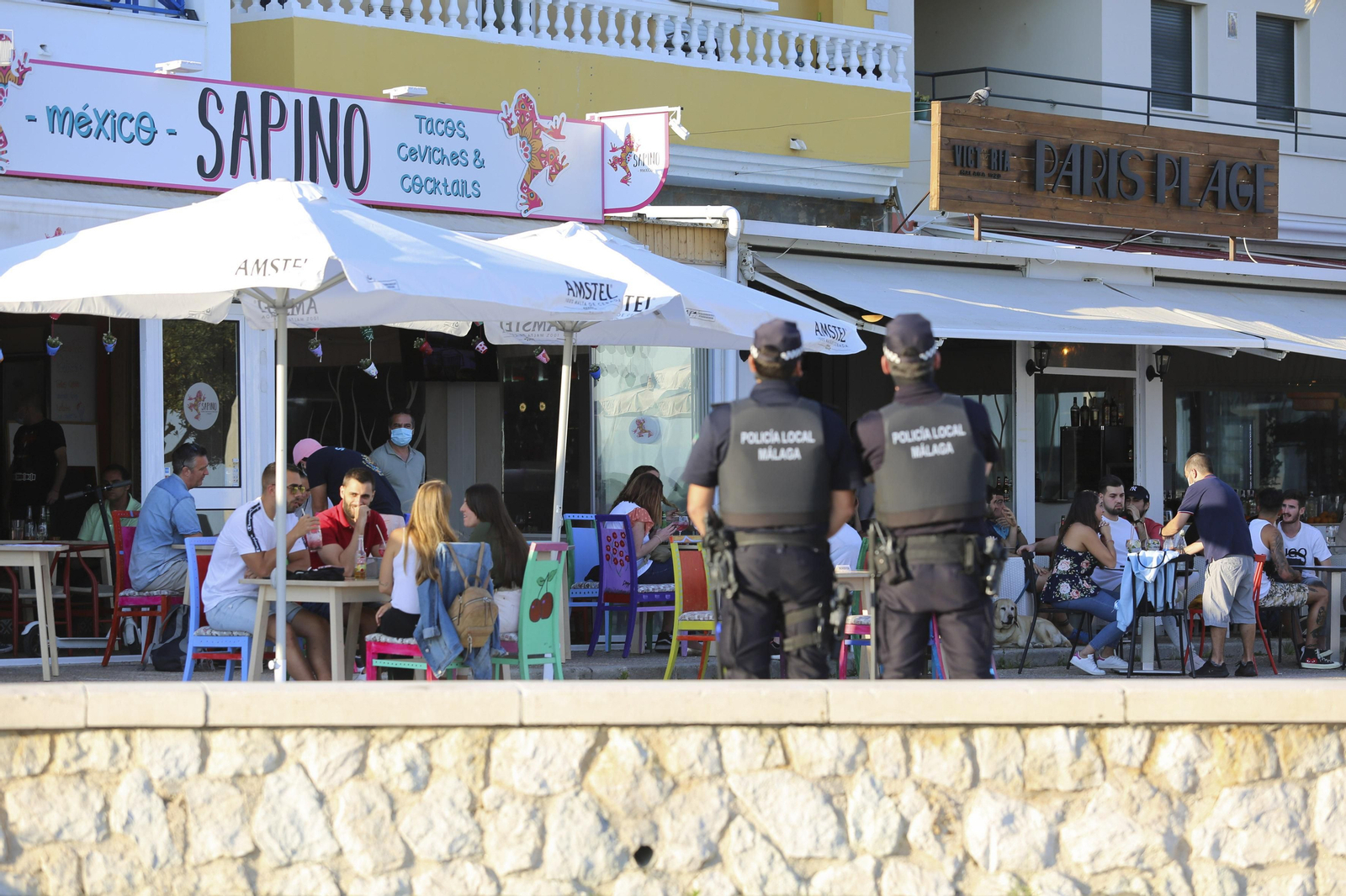 Las fotos del refuerzo policial en Pedregalejo ante su masificación