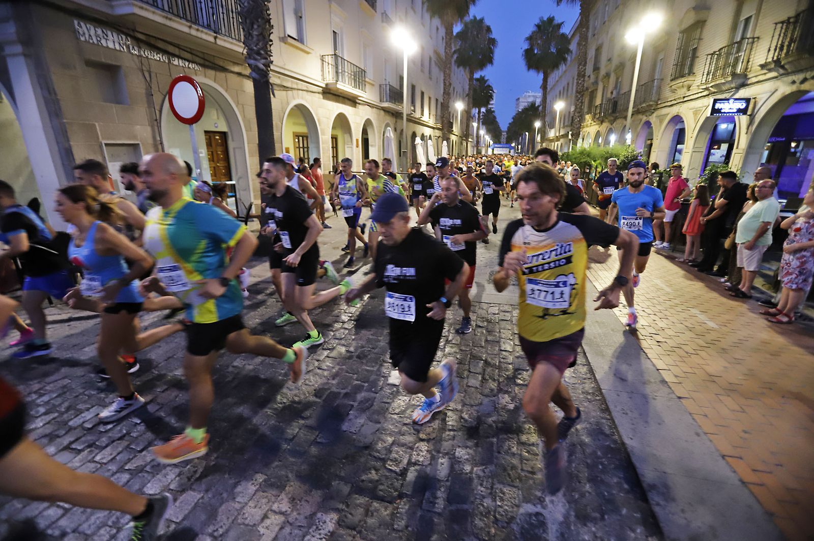 Imágenes de la Carrera Nocturna de Huelva