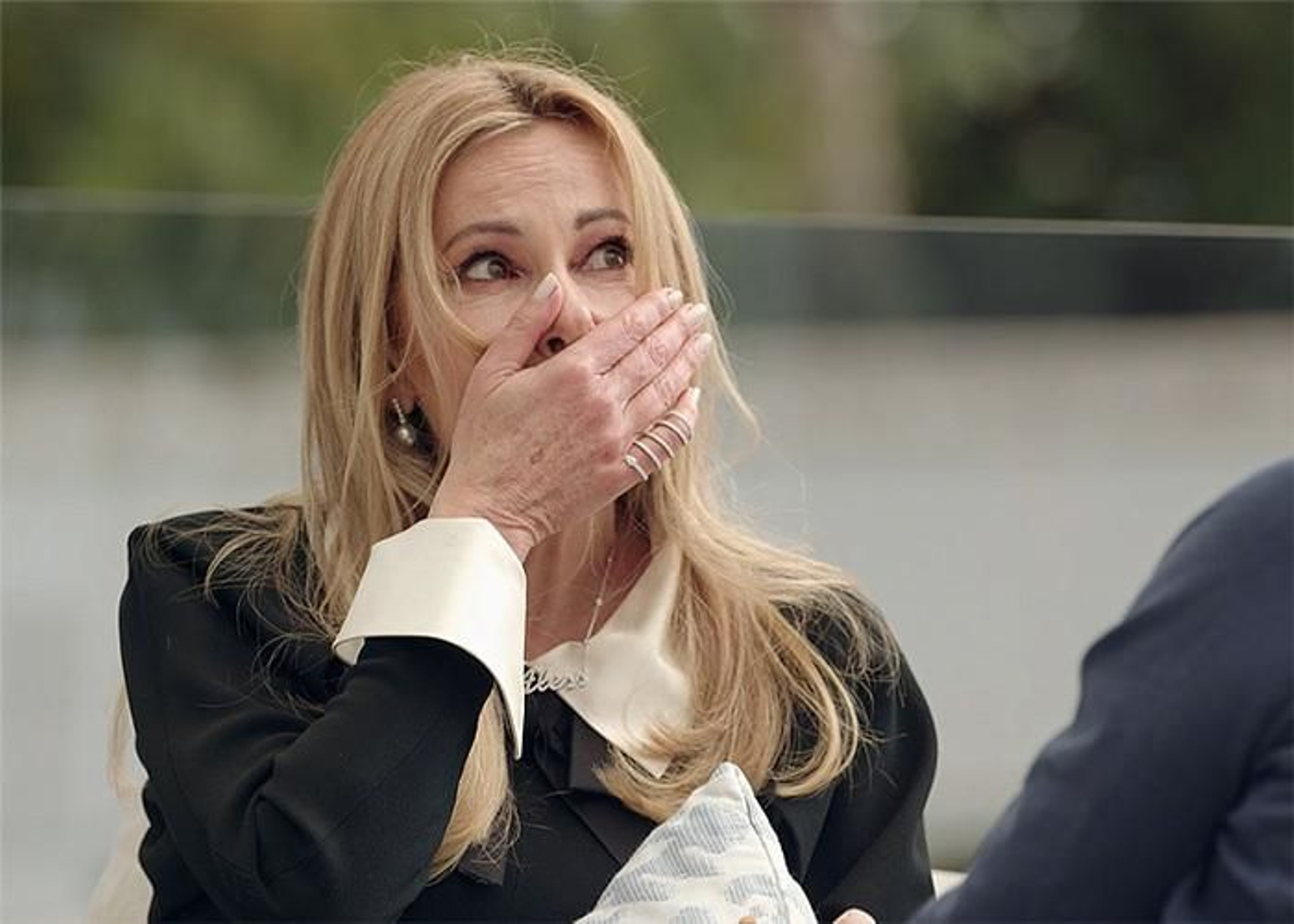 Ana Obregón llora al recordar a su hijo en 'Mi casa es la tuya'.