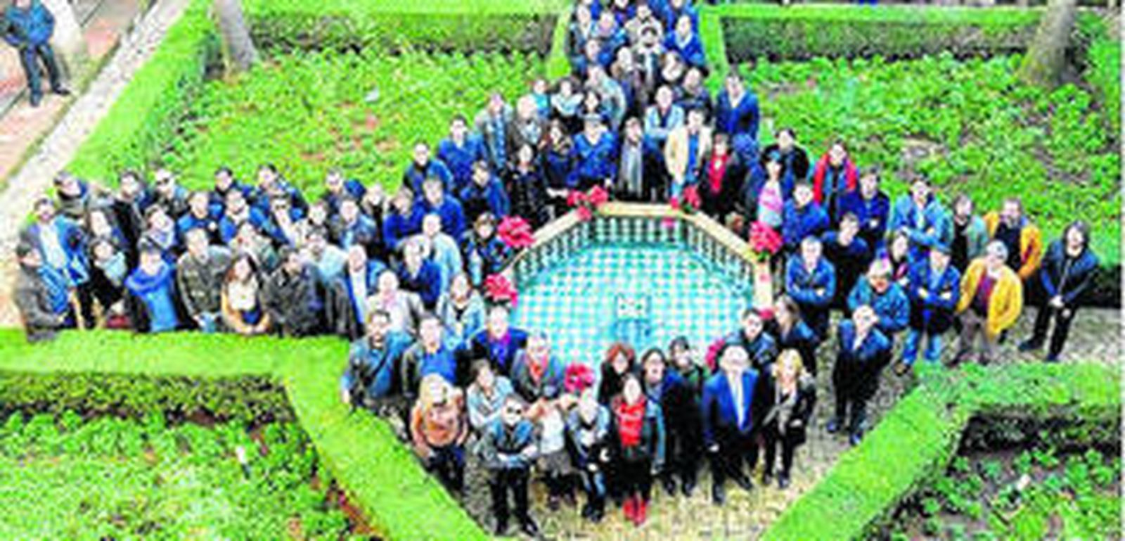 Muchos de los candidatos, ayer en el Palacio de los Marqueses de la Algaba.