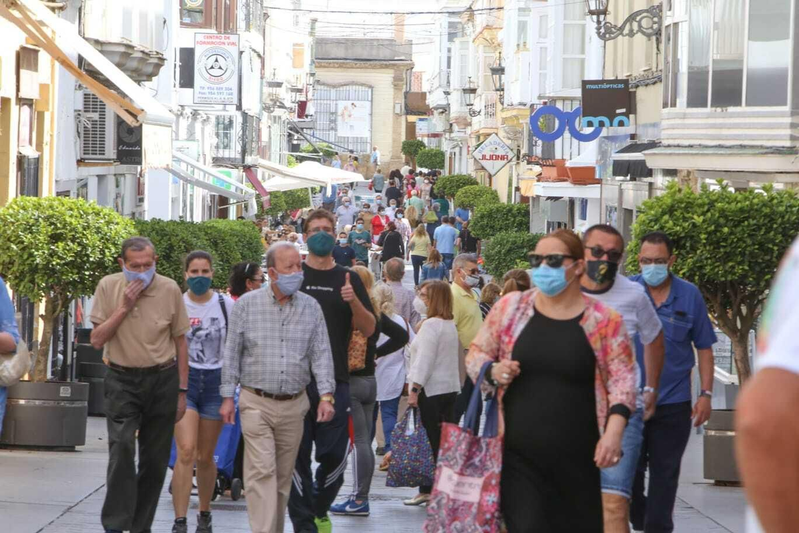 Calle Rosario, en el centro de San Fernando, al comienzo de la fase 3 de la desescalada.