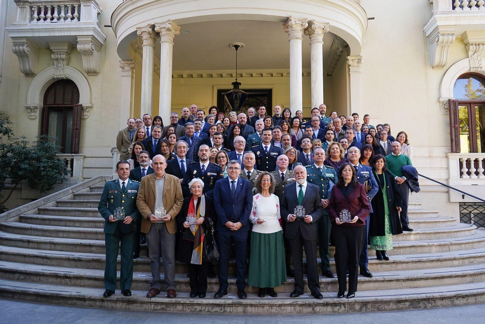 Foto de familia del acto celebrado en la Subdelegación del Gobierno en Granada