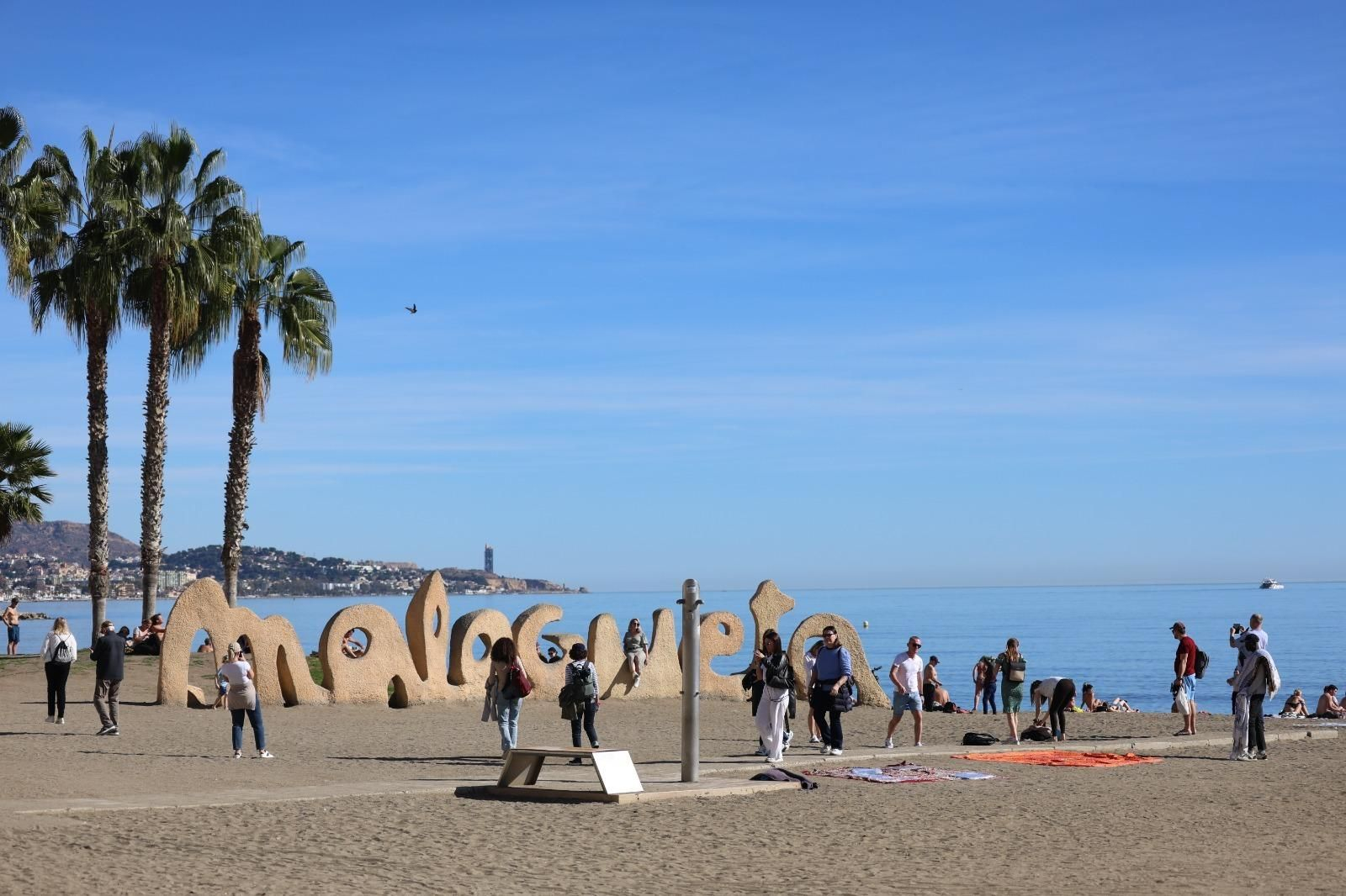 Enero y... día de playa en Málaga: la subida de las temperaturas deja estas imágenes Enero y... día de playa en Málaga: la subida de las temperaturas deja estas imágenes