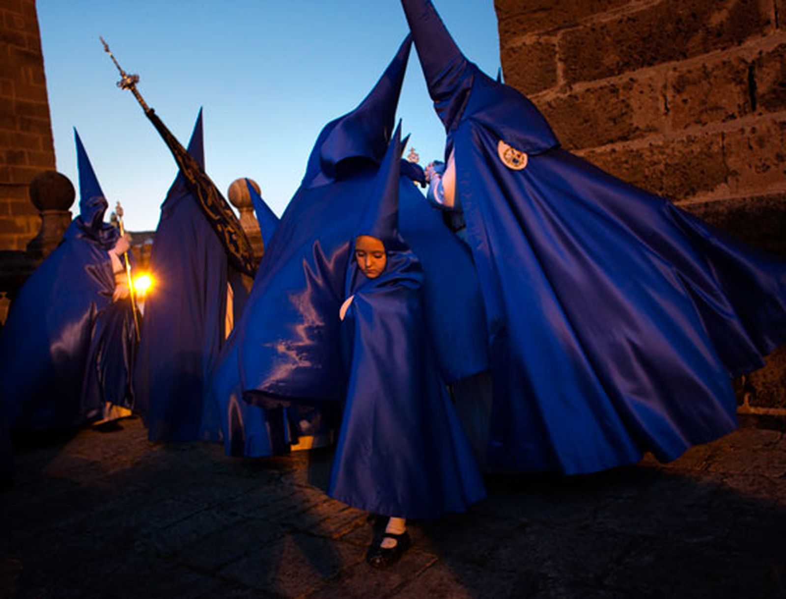 Penitentes de las Viñas saliendo de la Catedral.

Foto: Emilio Morenatti