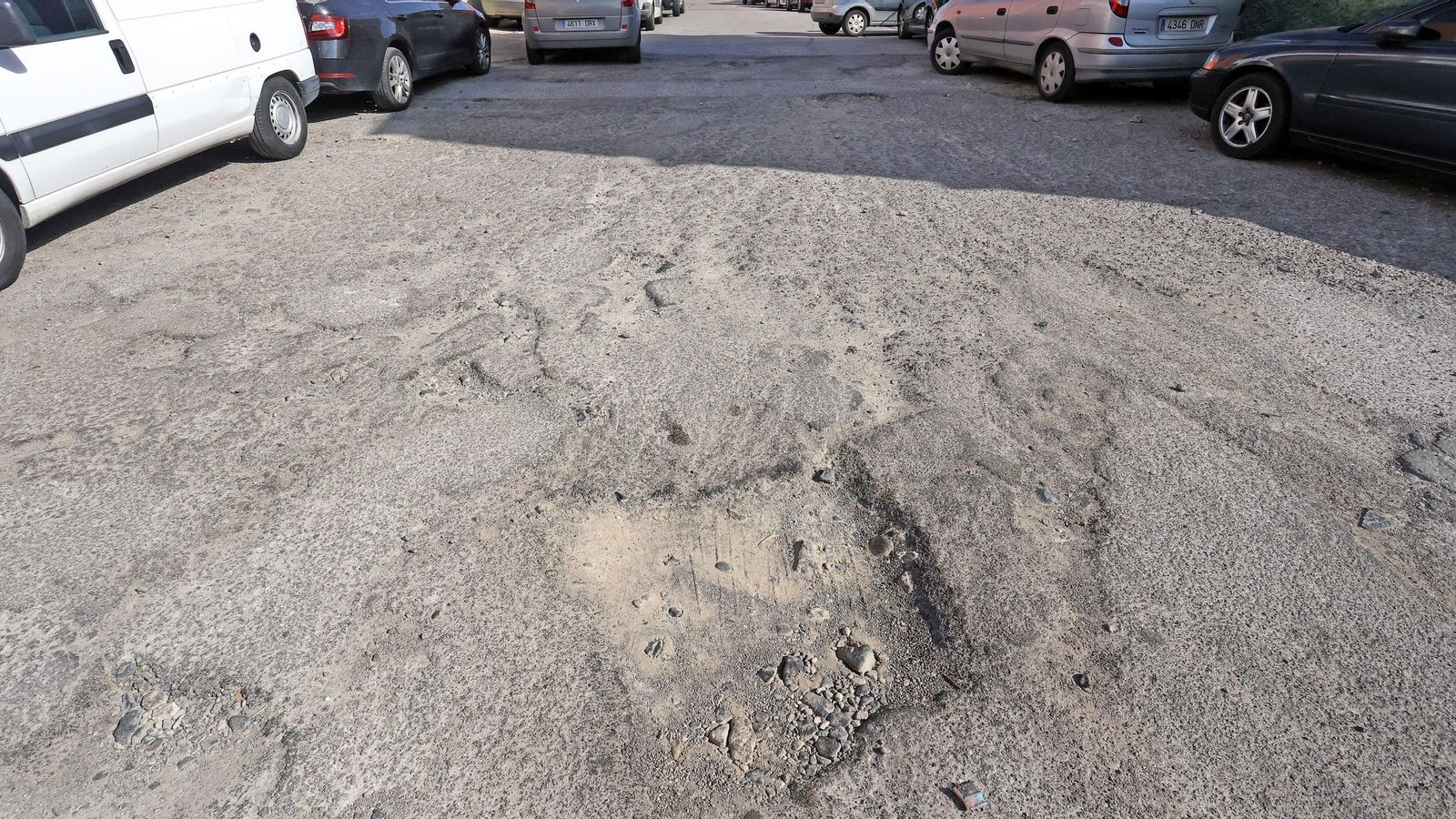 Estado irregular de la calle. Estado irregular de la calle.
