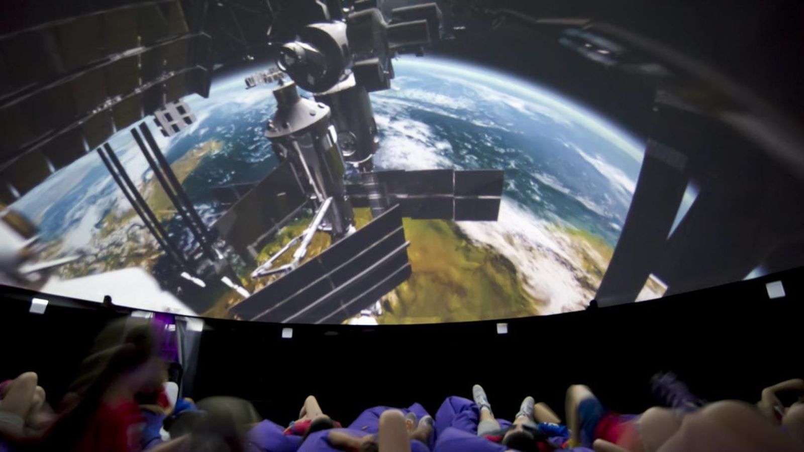 Proyección en el planetario del Pabellón de la Navegación.