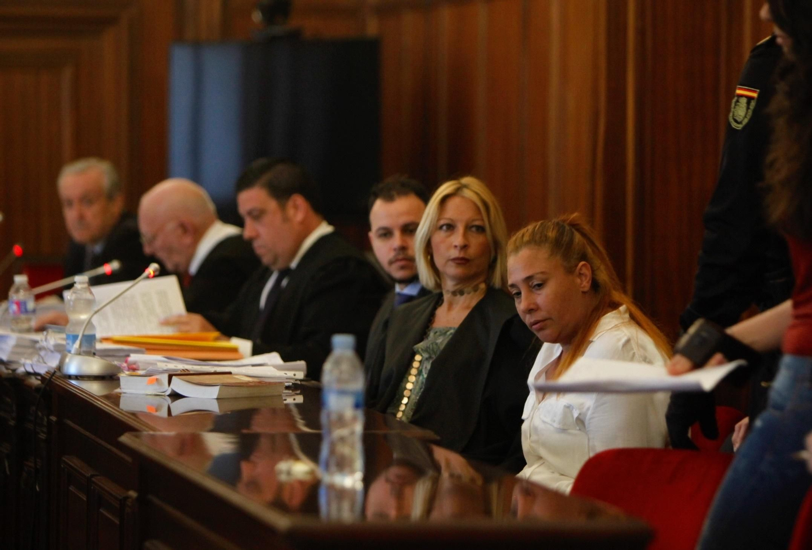 María del Carmen Quero Bernal, de blanco, durante el juicio.