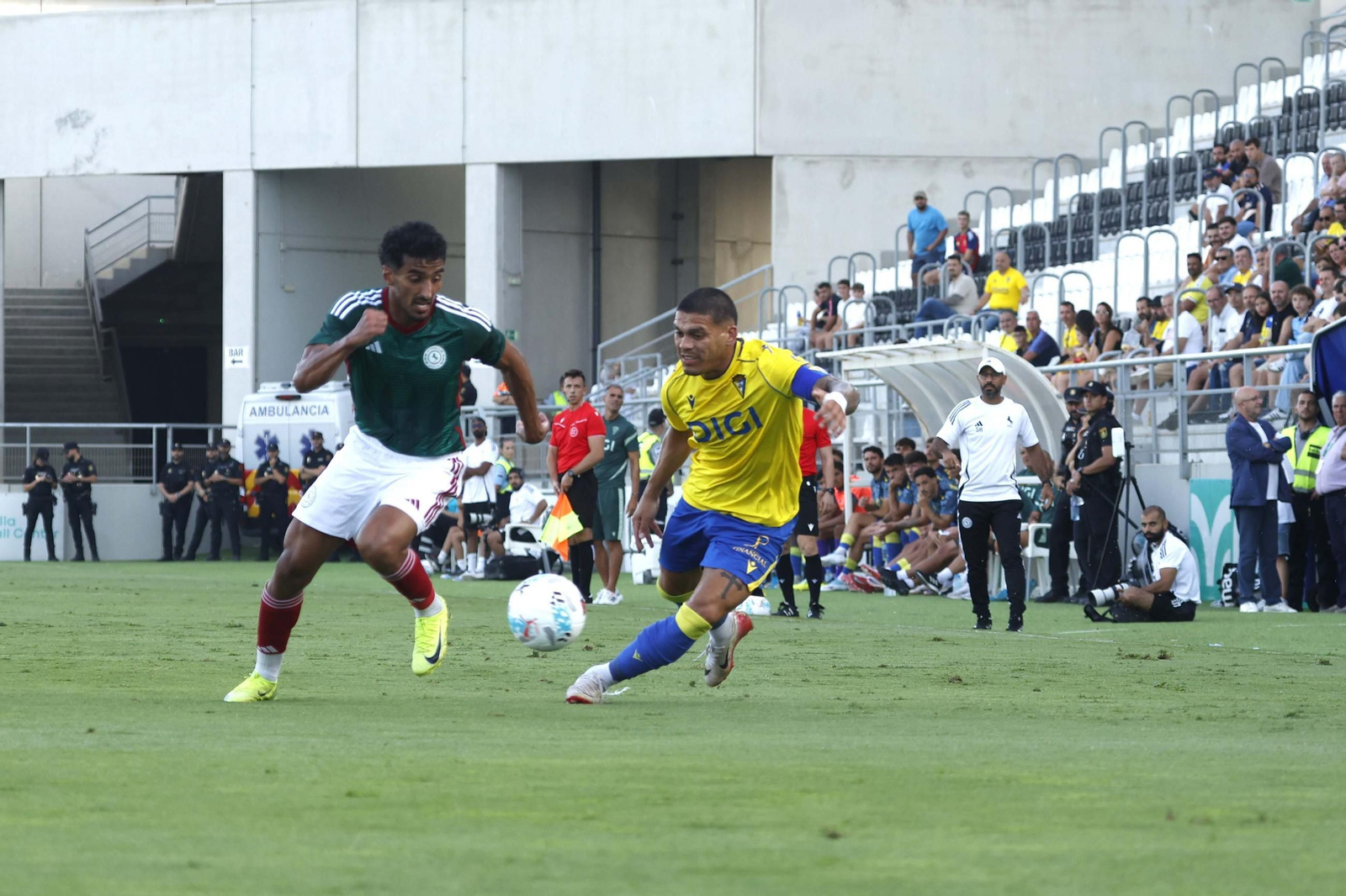Las fotos del amistoso Cádiz CF - Al Ettifaq de Arabia Saudí en La Línea