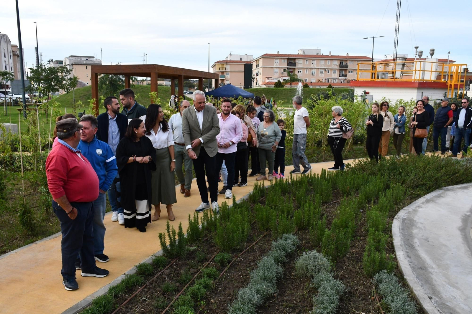 Multitudinaria inauguración del nuevo parque temático entre Campamento y Puente Mayorga