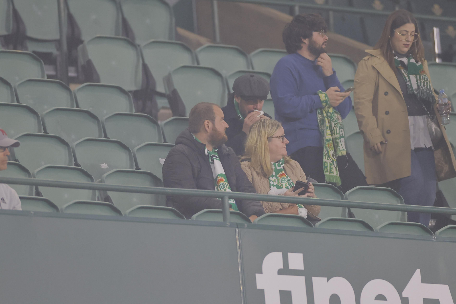 Búscate en las fotos del Betis-Las Palmas