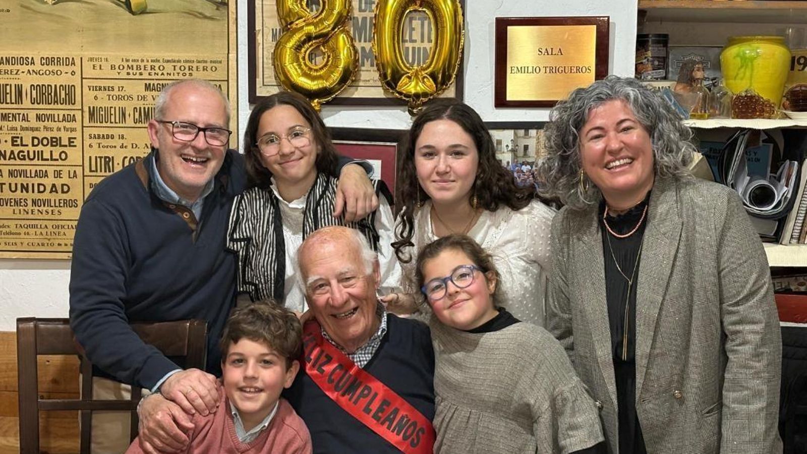 El homenajeado, con Pedro Pablo Reynoso, Carmen y Rocío Fernández, Ana Reynoso, Carlos Reynoso y Ángela Reynoso.