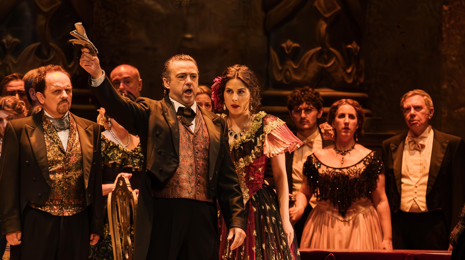 Imágenes de la ópera 'La Traviata' de Verdi en el Teatro Villamarta de Jerez