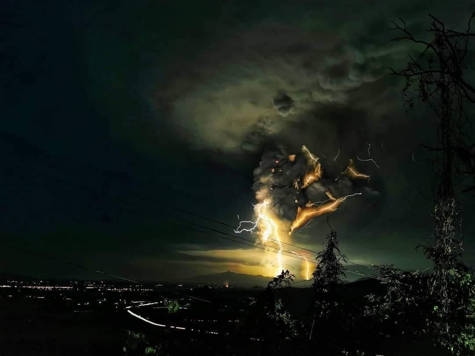 Las imágenes del volcán Taal