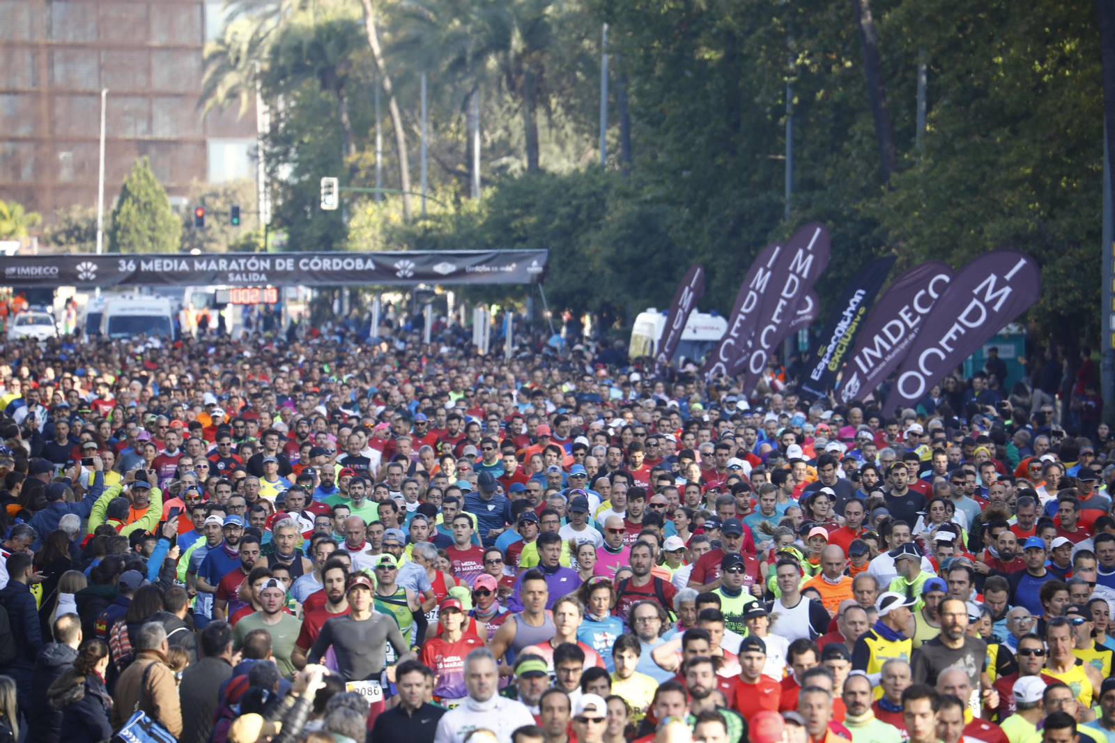 Las imágenes de la salida de la 36 Media Maratón de Córdoba