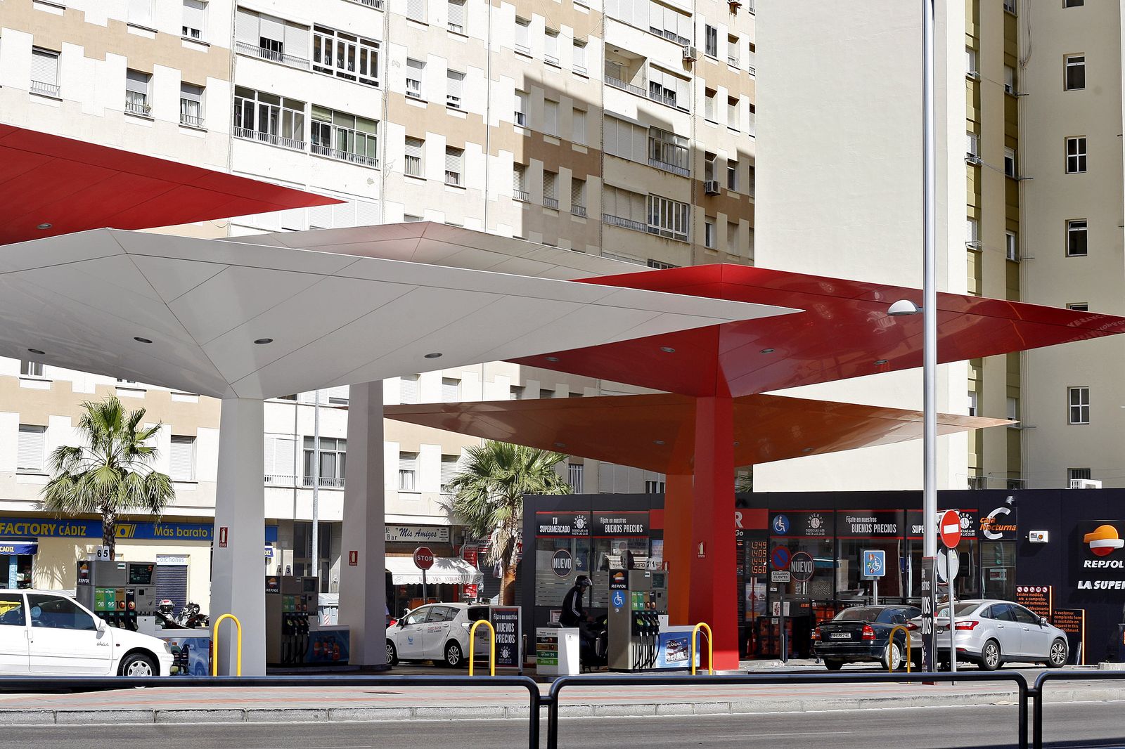 La gasolinera de Segunda Aguada en Cádiz.