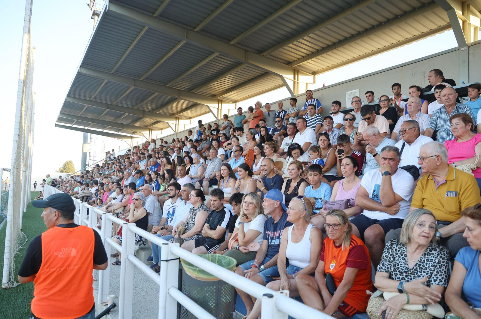 Imágenes del CD Rociana-Recreativo de Huelva en el I Memorial 'Fuente Clara Cabrera Mateos'