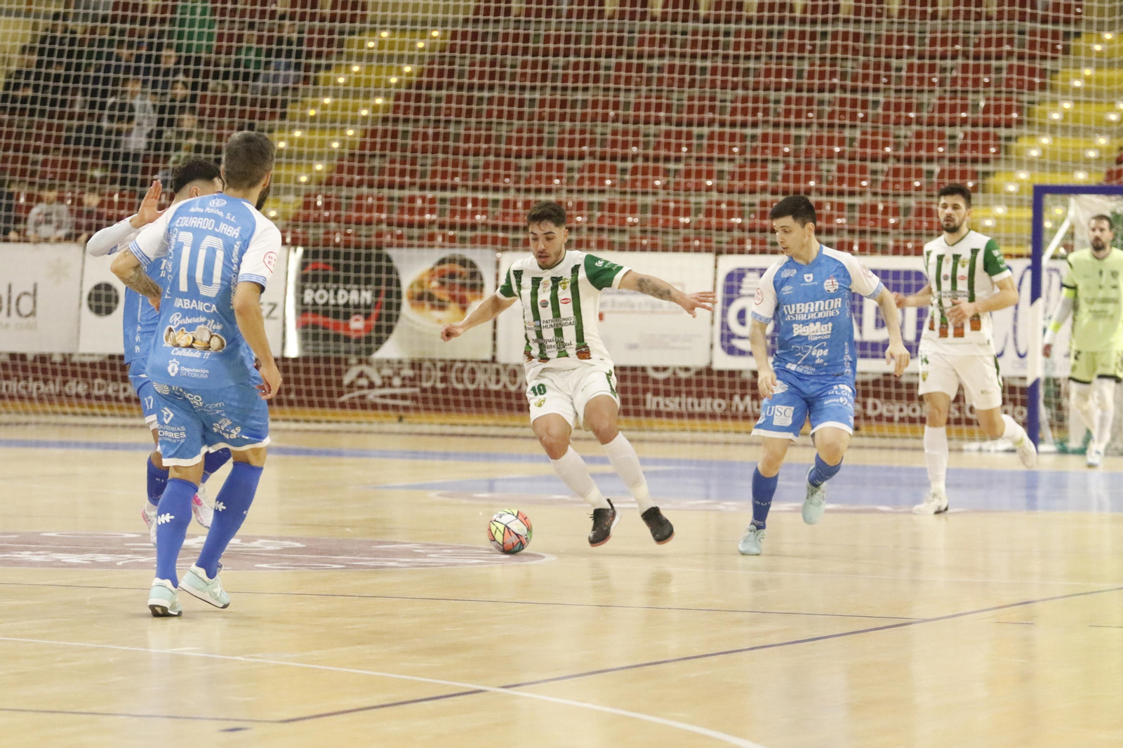 Las mejores fotos de la victoria del Córdoba Futsal ante el Noia