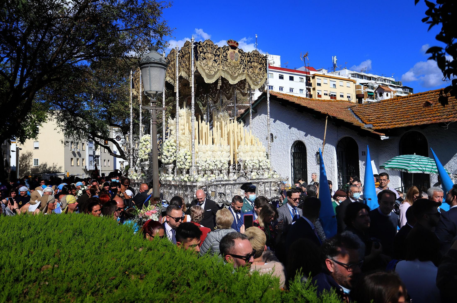 Imágenes de La Victoria en su salida procesional y su recorrido por el Barrio Obrero