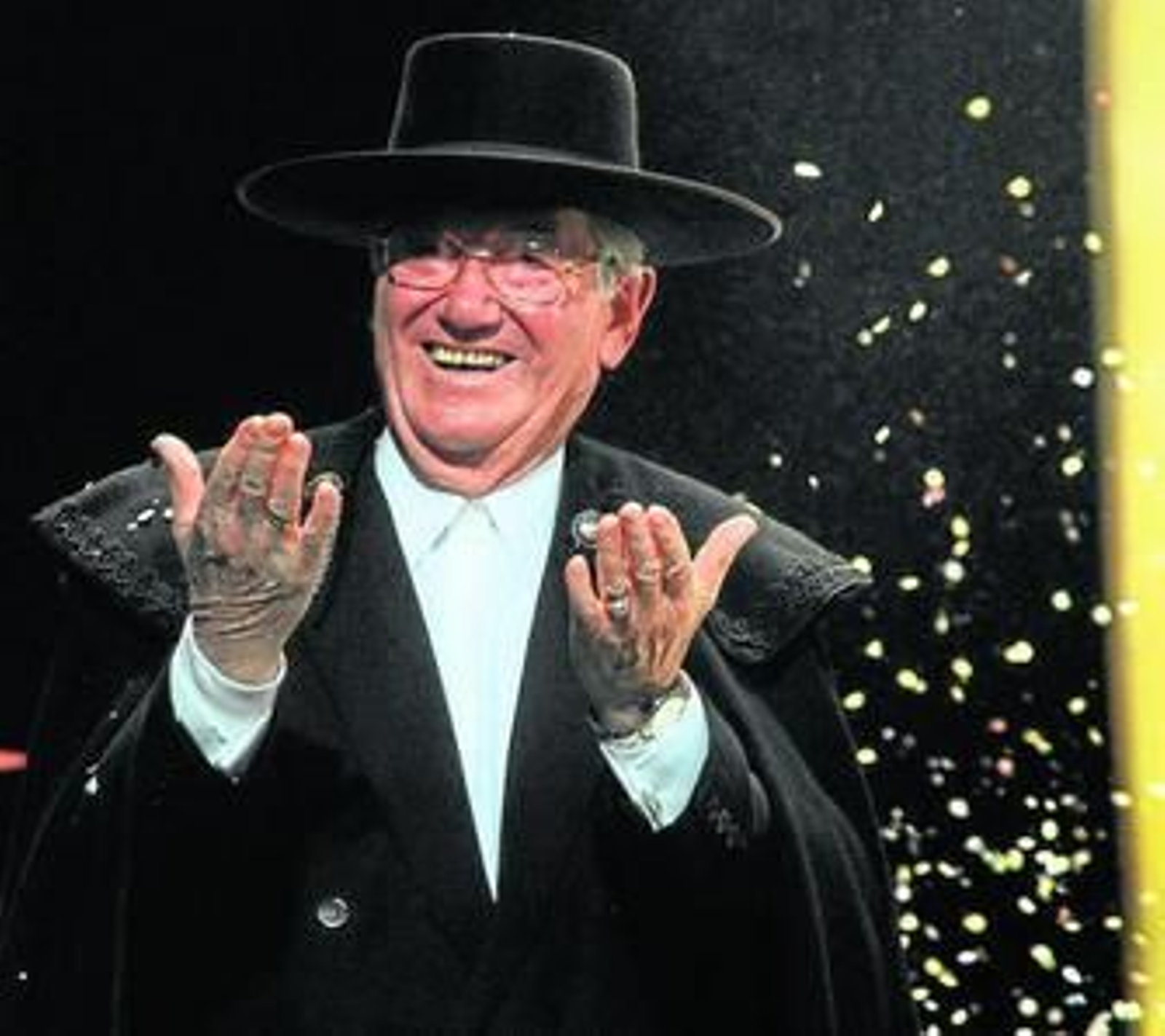 Castro Pérez en el Gran Teatro Falla de Cádiz en 2012: su última aparición en un escenario. Castro Pérez en el Gran Teatro Falla de Cádiz en 2012: su última aparición en un escenario.