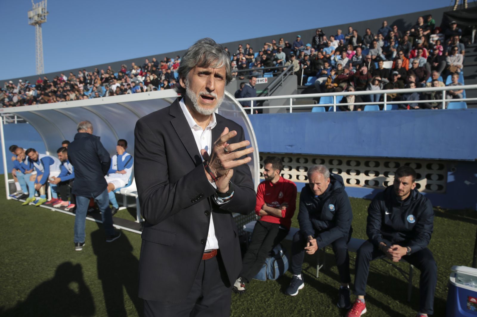 Pablo Alfaro: aplaude a sus jugadores en Can Misses