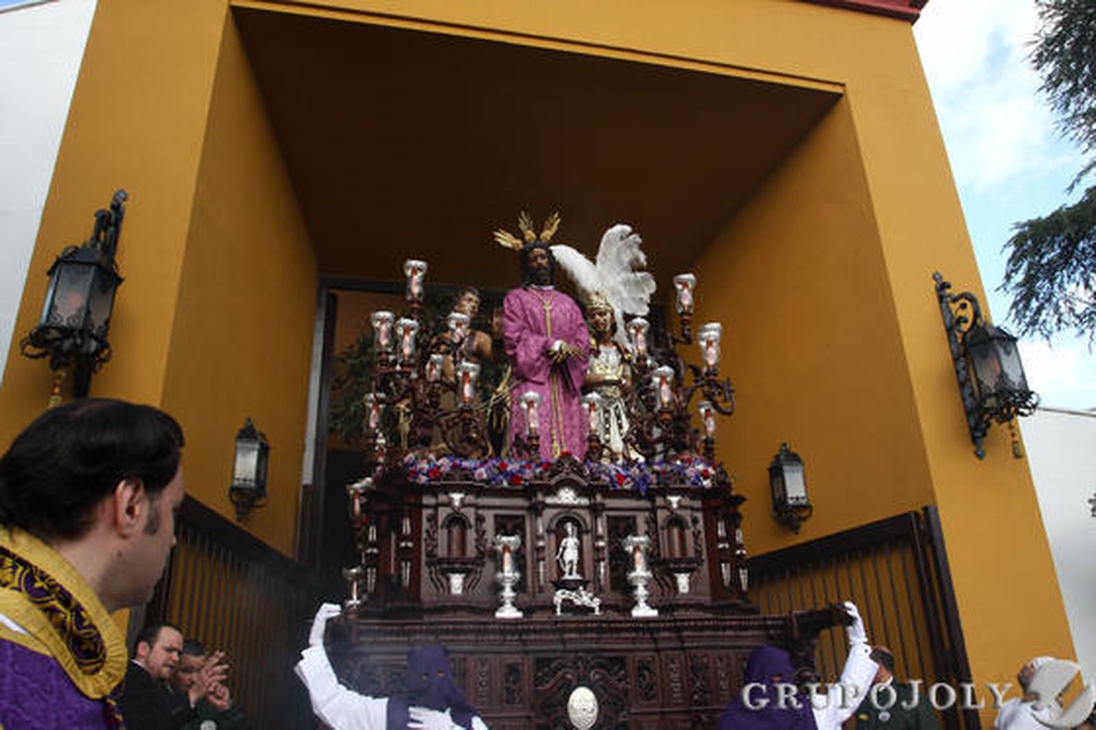 La Hermandad de Jesús de Nazaret, de Pino Montano. 

Foto: Belen Vargas