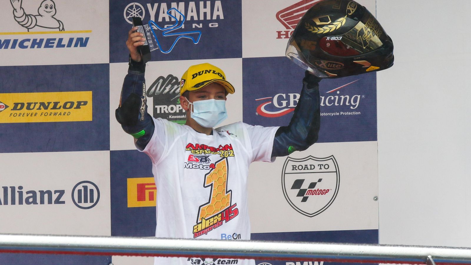 Álex Longarela, campeón en Moto4.