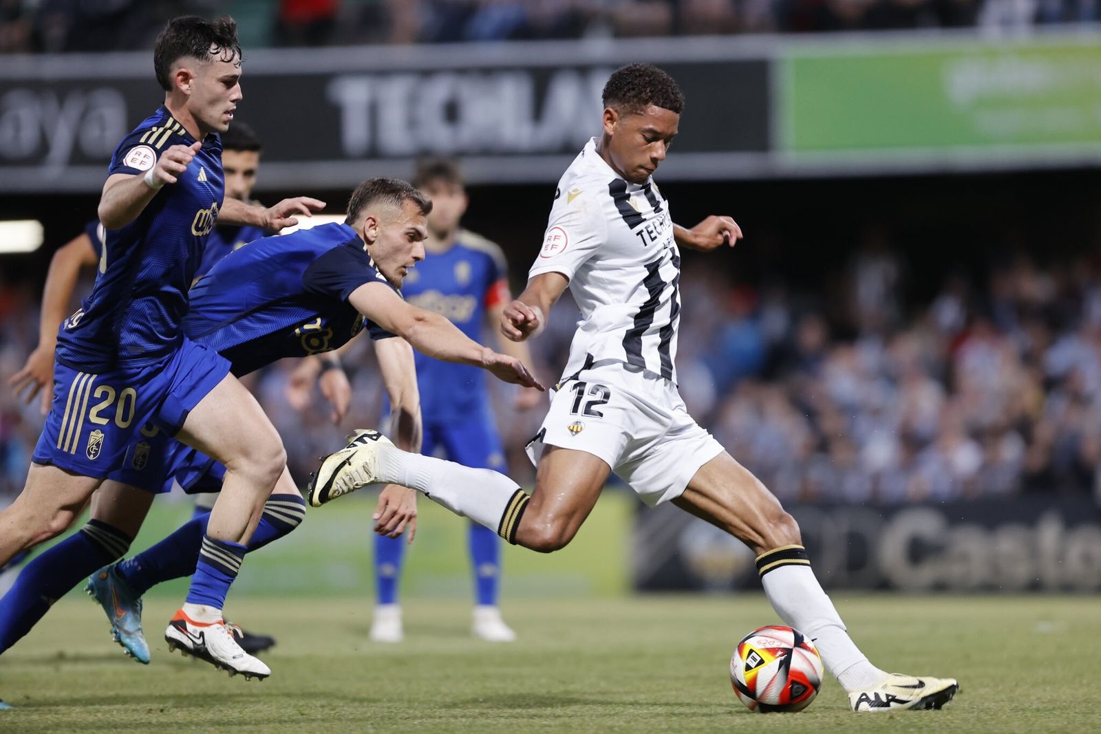 Las vidas del Recreativo Granada se agotan en Castellón