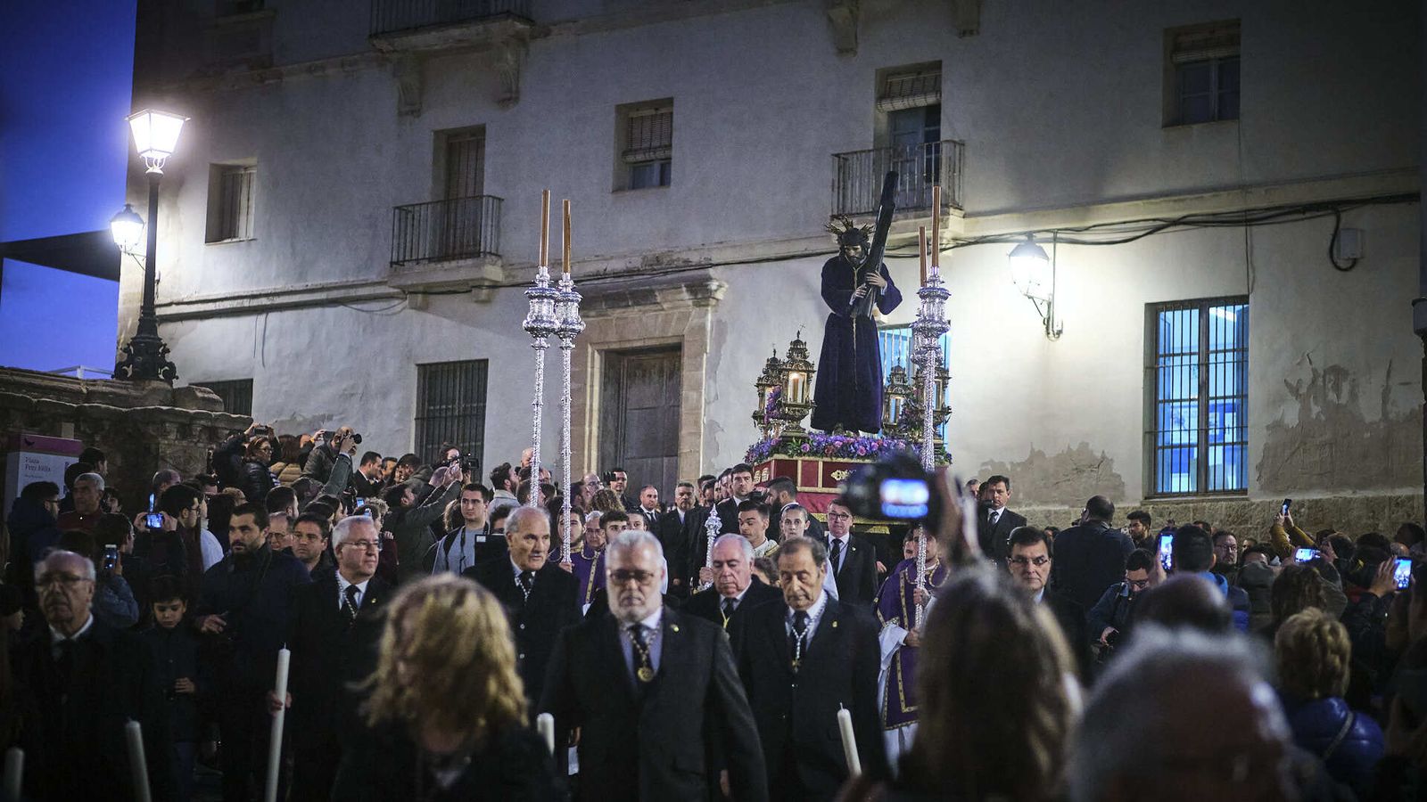 Traslado del Señor del Mayor Dolor a la Catedral para presidir el vía crucis general de hermandades