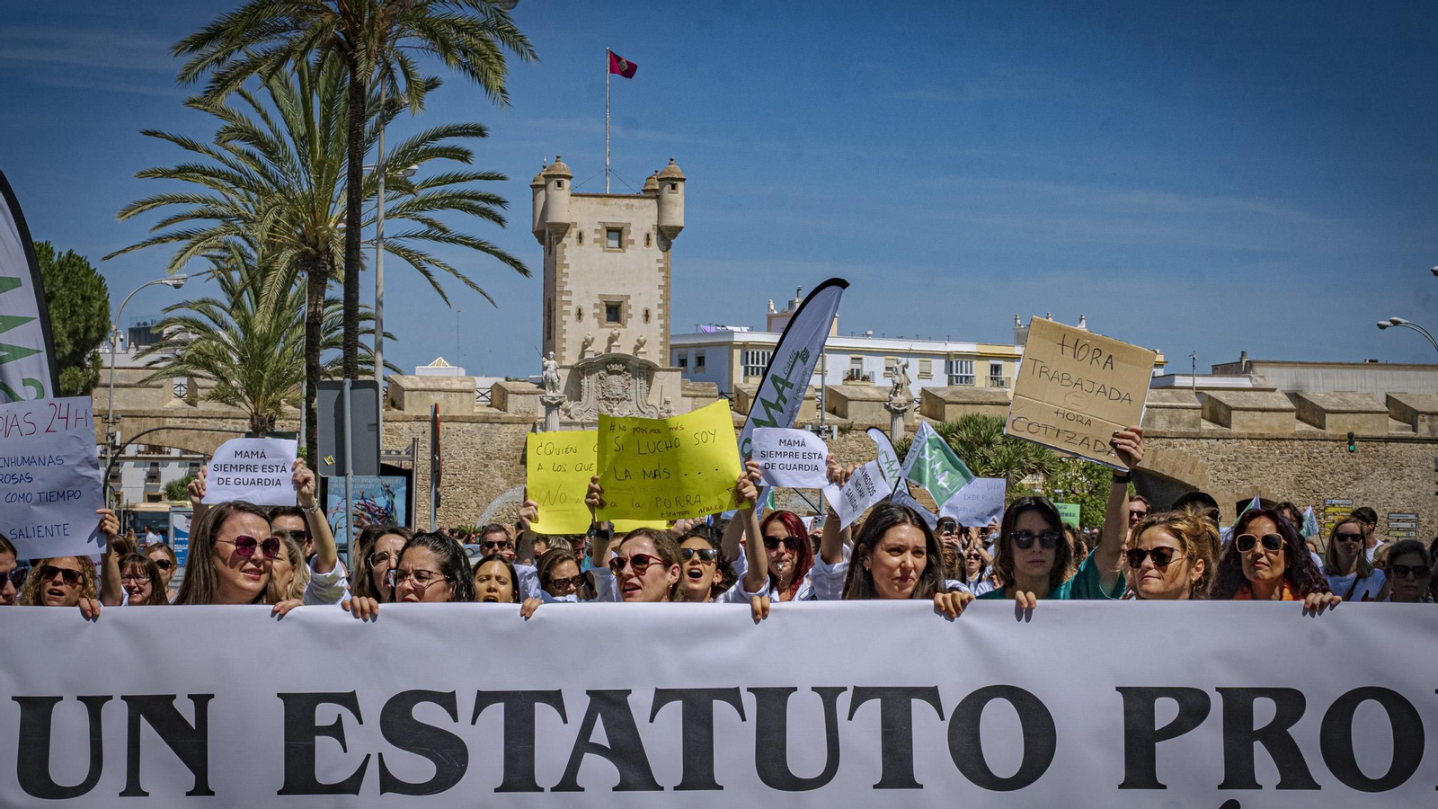 Las imágenes de la jornada de huelga de médicos en Cádiz