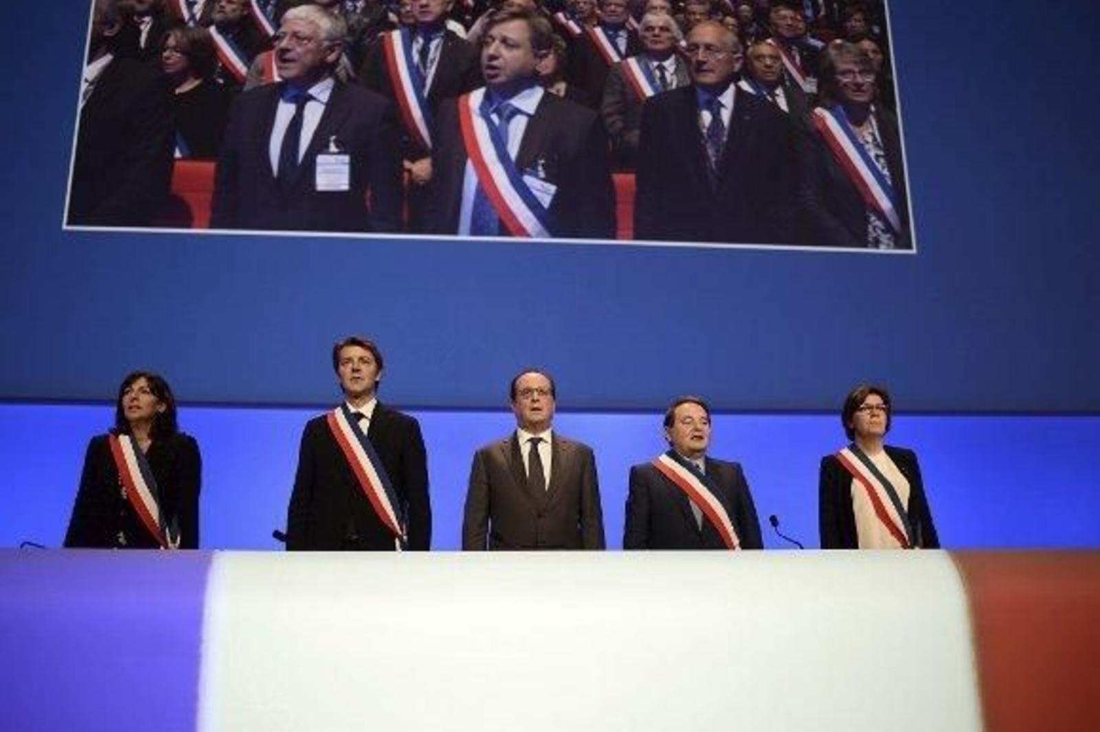 Hollande: "Lo de Saint Denis es la expresión de que Francia está en guerra"