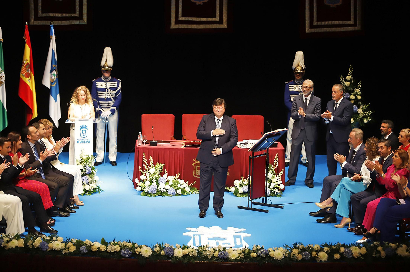 Imágenes de la toma de posesión de Pilar Miranda como alcaldesa de Huelva