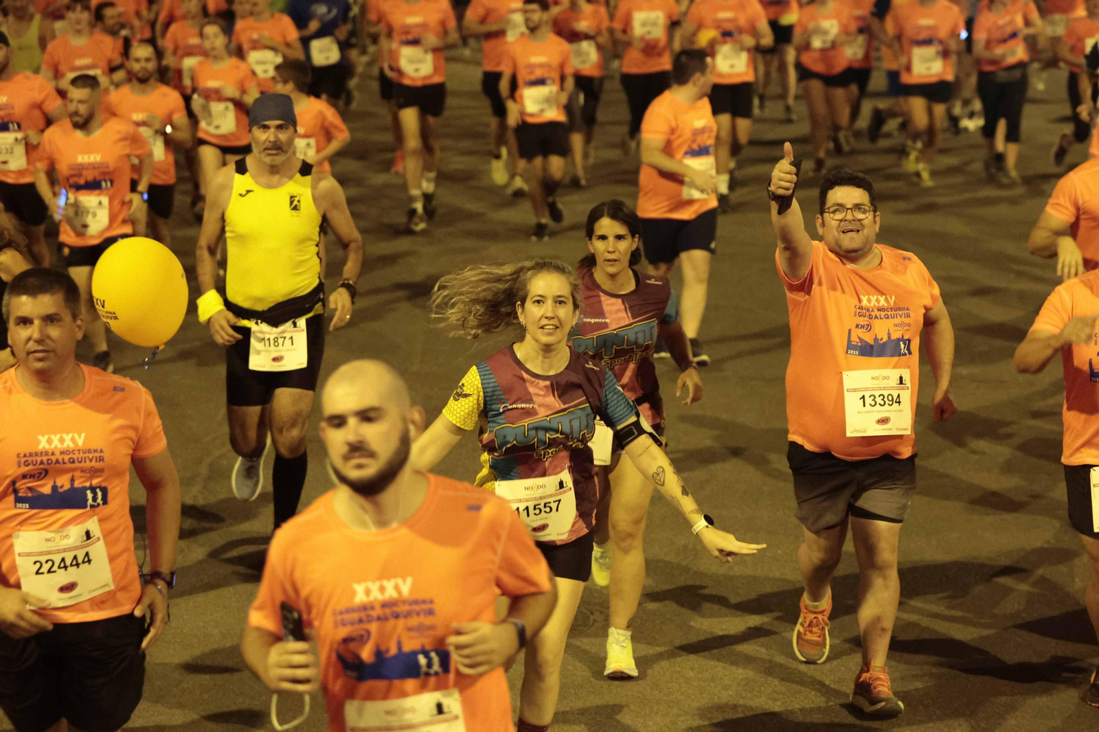 Búscate en las fotos de la Carrera Nocturna