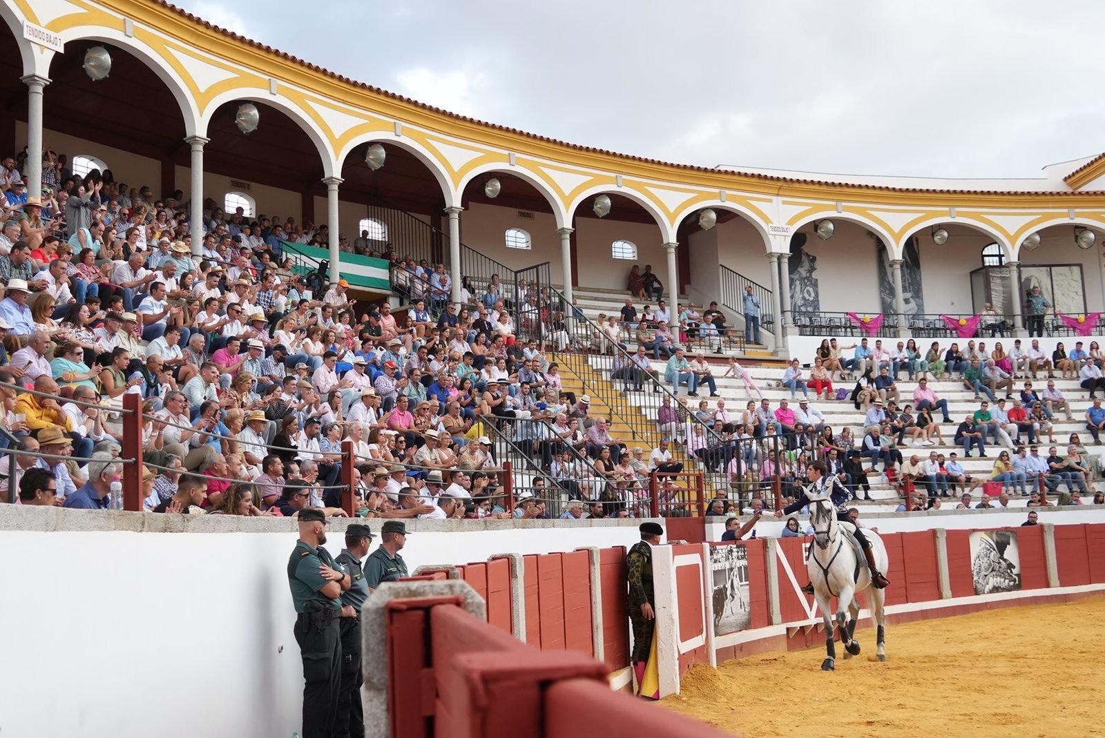 El triunfo del rejoneador Guillermo Hermoso de Mendoza en Pozoblanco, en imágenes