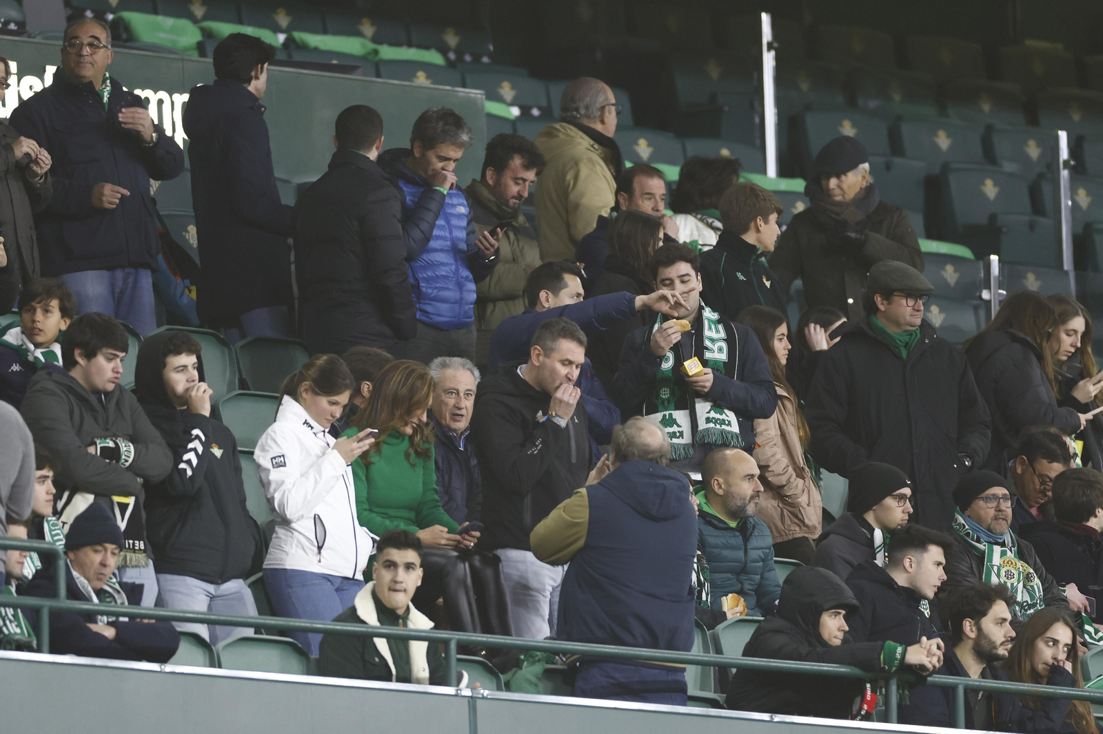 Búscate en las fotos del Betis-Osasuna