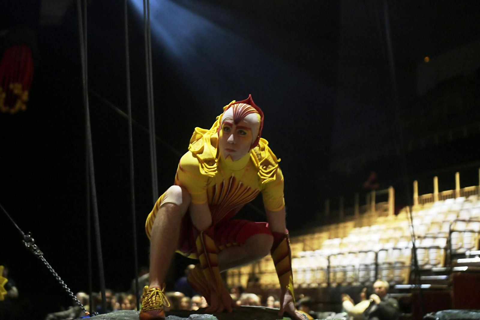 El Circo del Sol brilla en el Palacio de Deportes de Granada