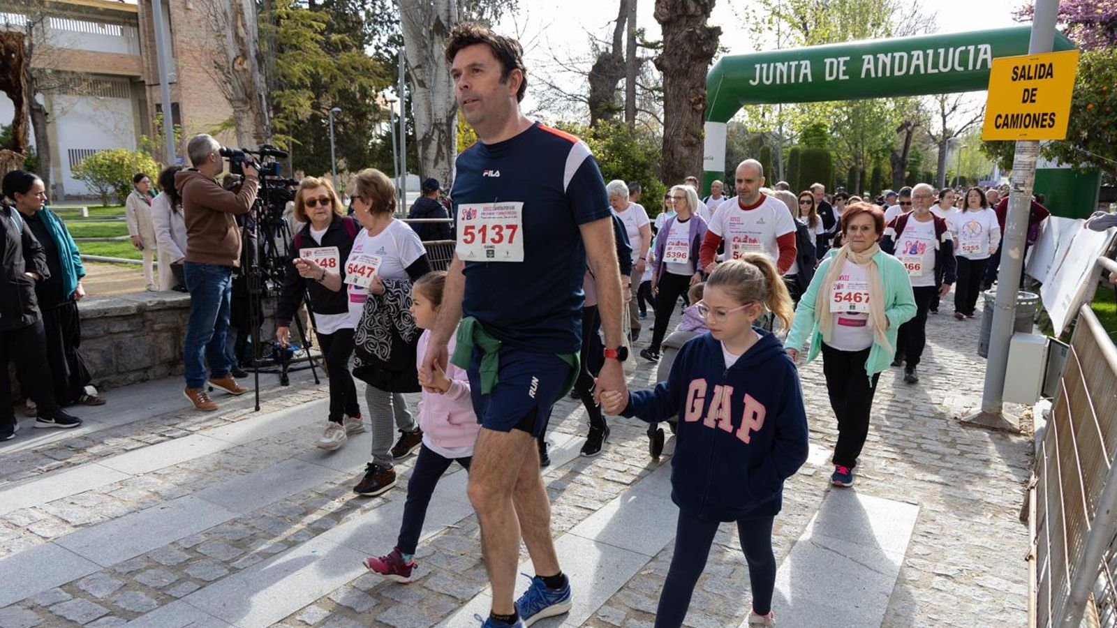 Más de 2.100 participantes corren para promover la salud en Jaén, en imágenes (1)