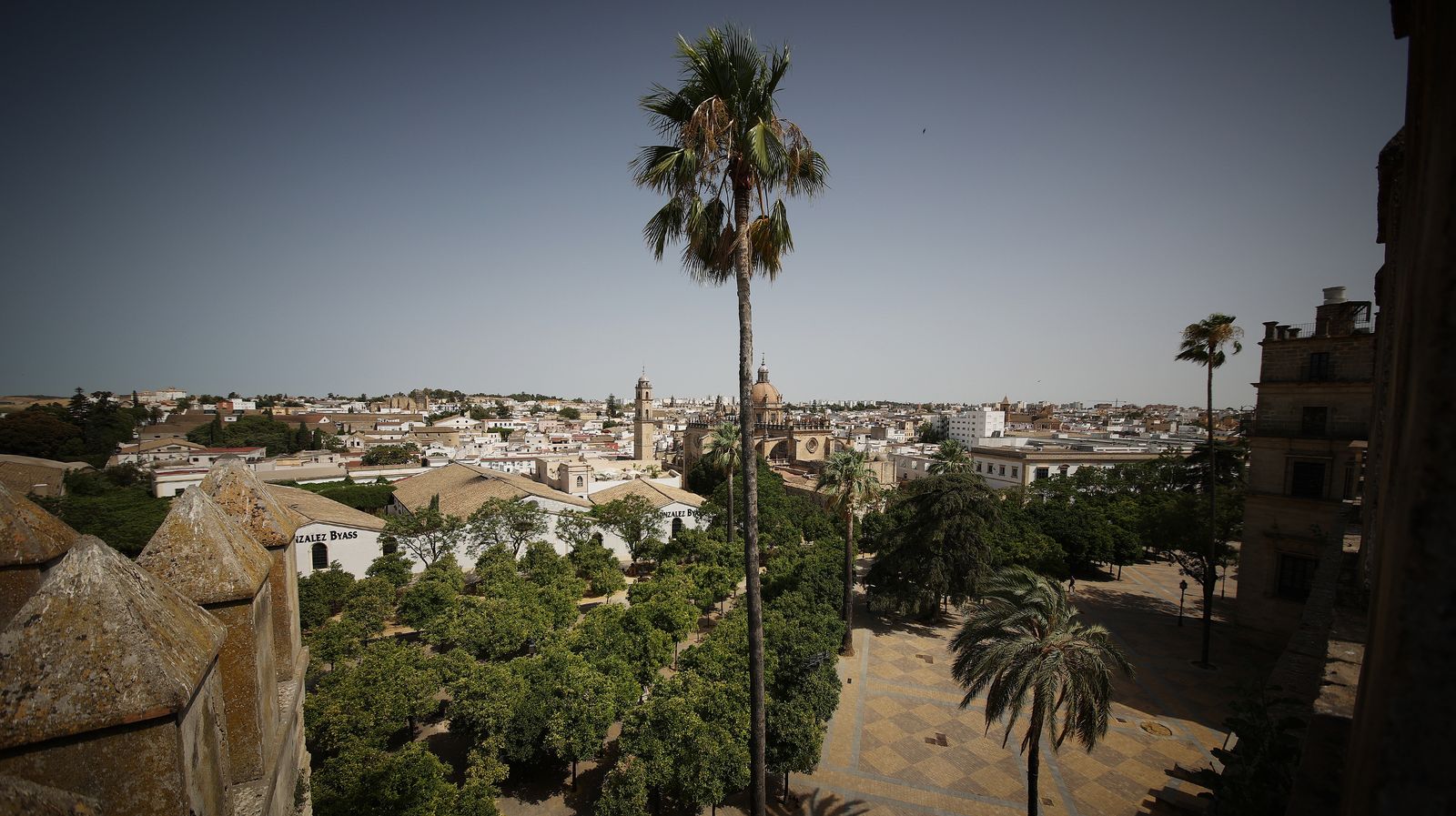 Así es por dentro y por fuera la Torre de Ponce de León en el Alcázar de Jerez