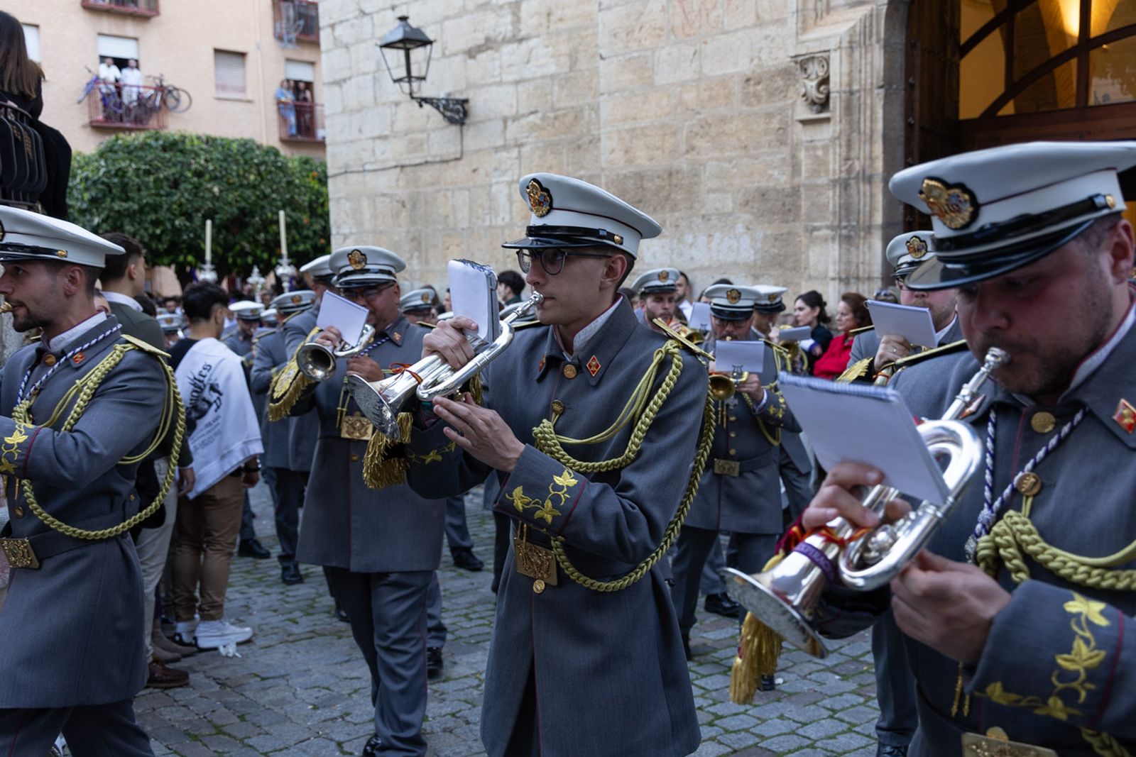 Las cofradías de la Vera Cruz, Expiración y Gran Poder lucen sus cortejos en la calle