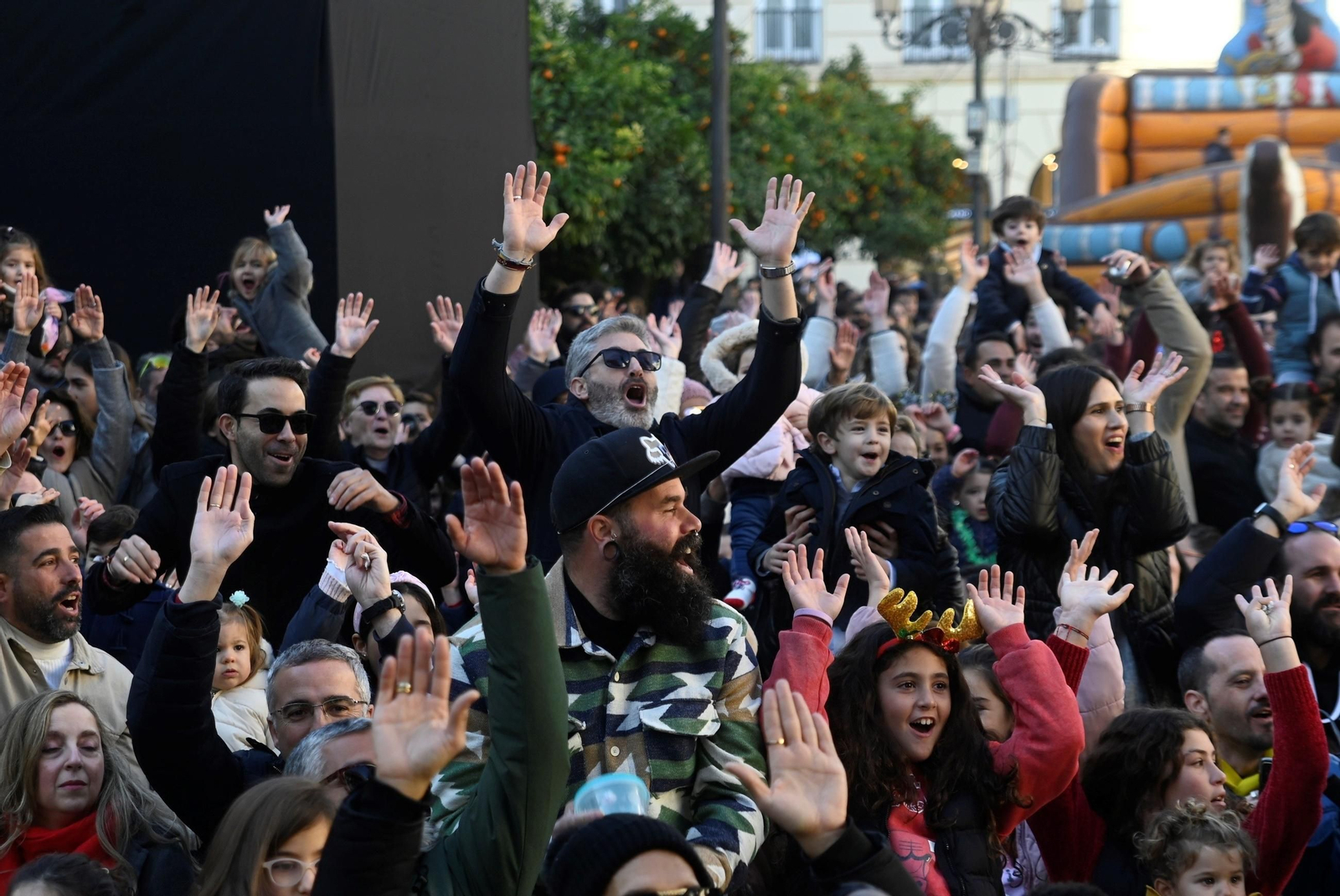Los niños de Córdoba despiden 2024 con una fiesta infantil y campanadas en las Tendillas, en imágenes