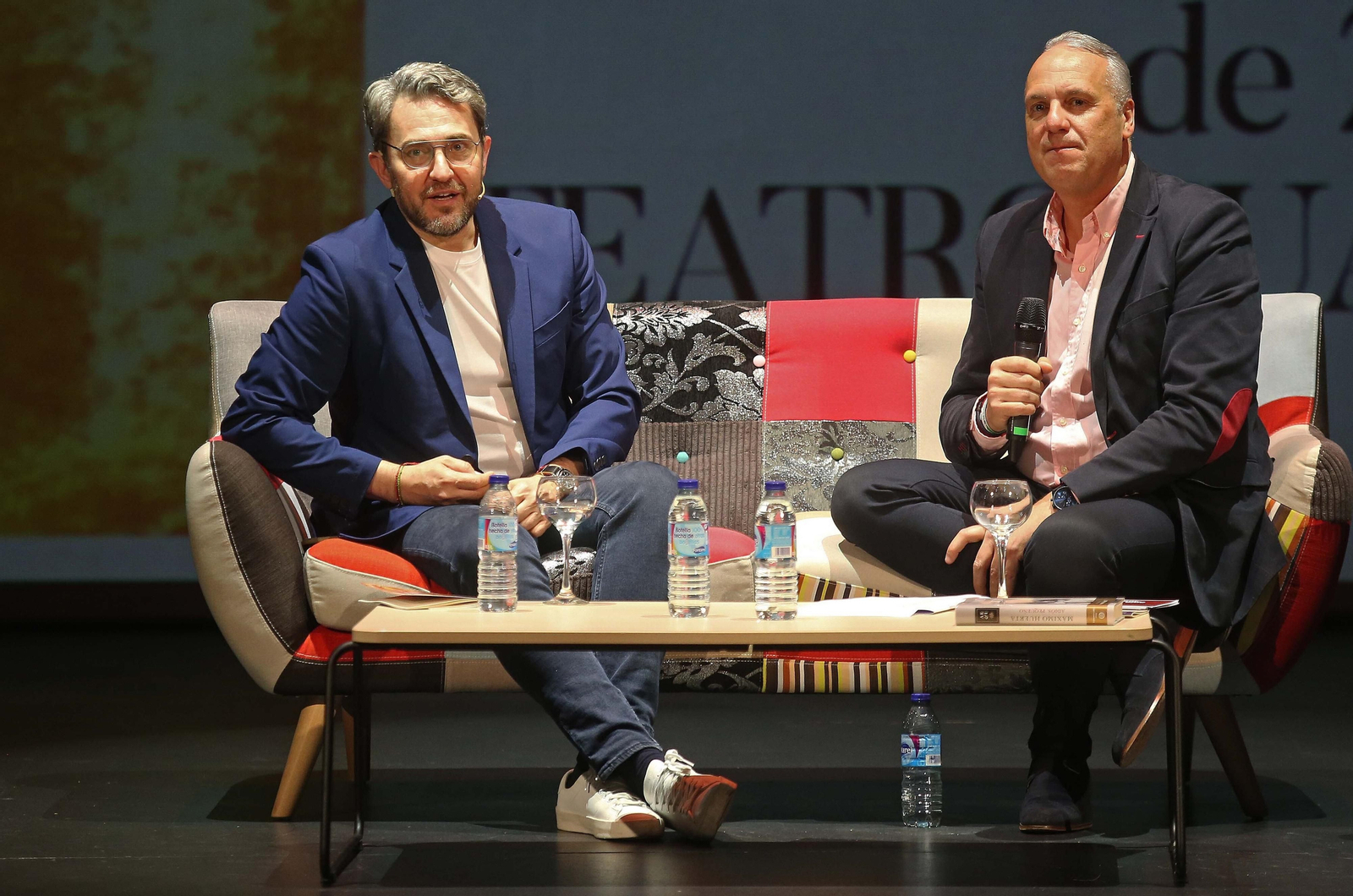 Fotos de Máximo Huertas  en los encuentros literarios del Aula de Literatura José Cadalso de San Roque.
